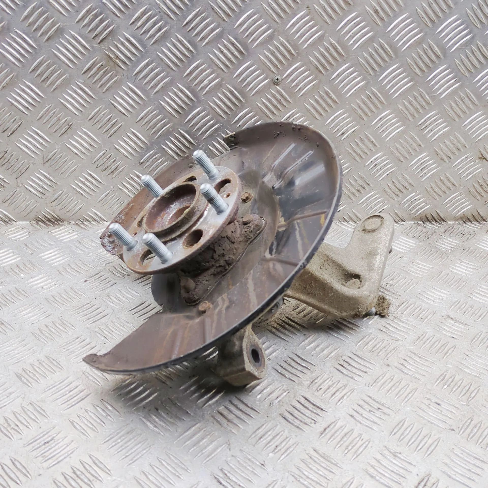 Kia Niro Rear Left Wheel Hub Spindle Rear Left Wheel Hub Spindle — KIA NIRO (2016-.....
