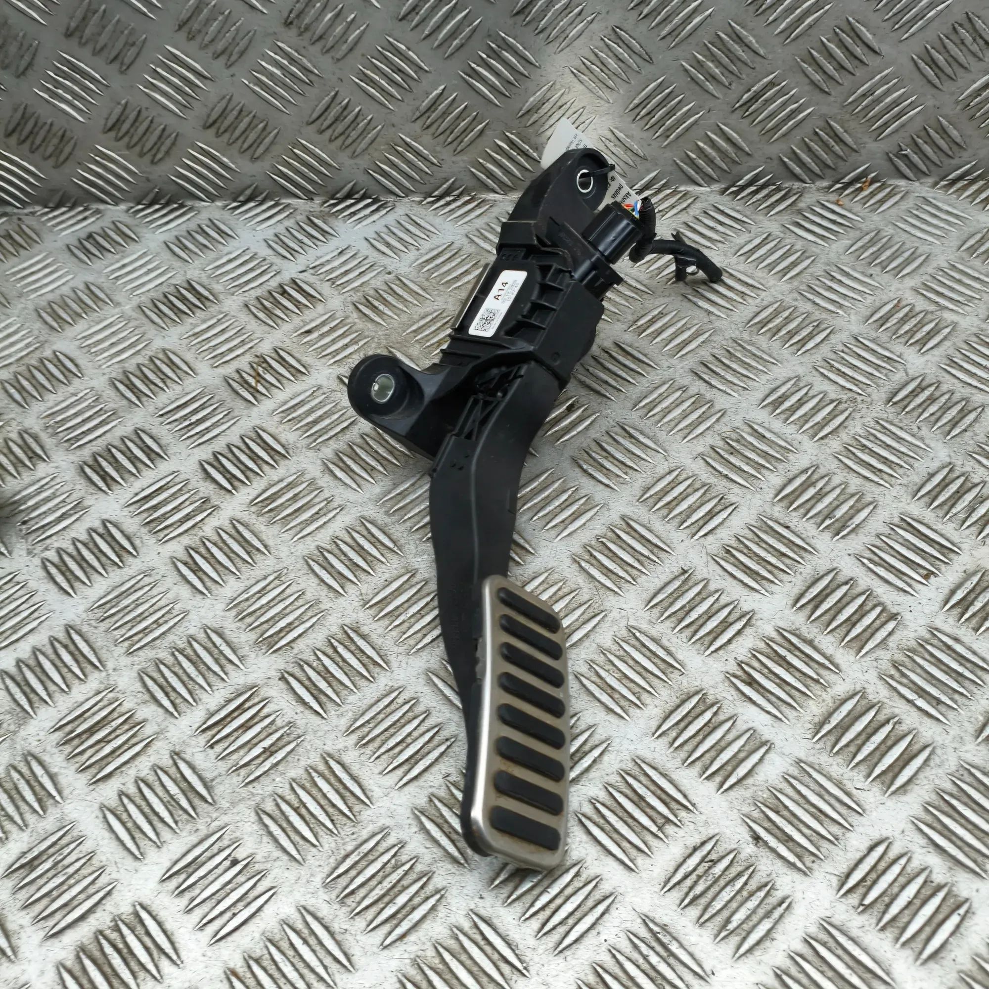 Hyundai Kona Throttle Pedal Throttle Pedal — HYUNDAI KONA (2017-...) — 3270...