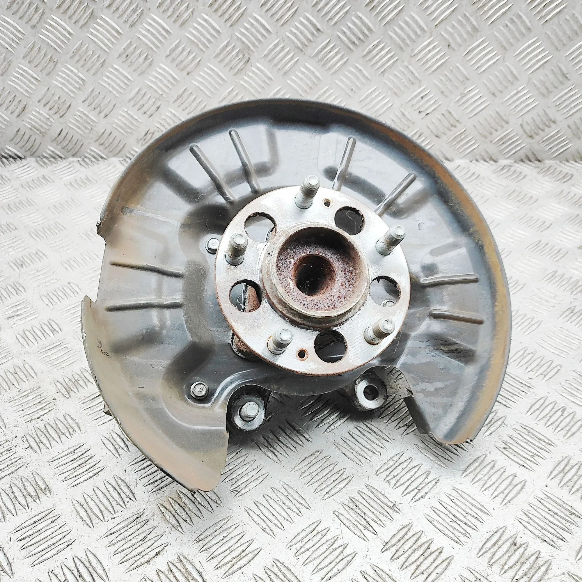 Kia Niro Rear Left Wheel Hub Spindle Rear Left Wheel Hub Spindle — KIA NIRO (2016-.....