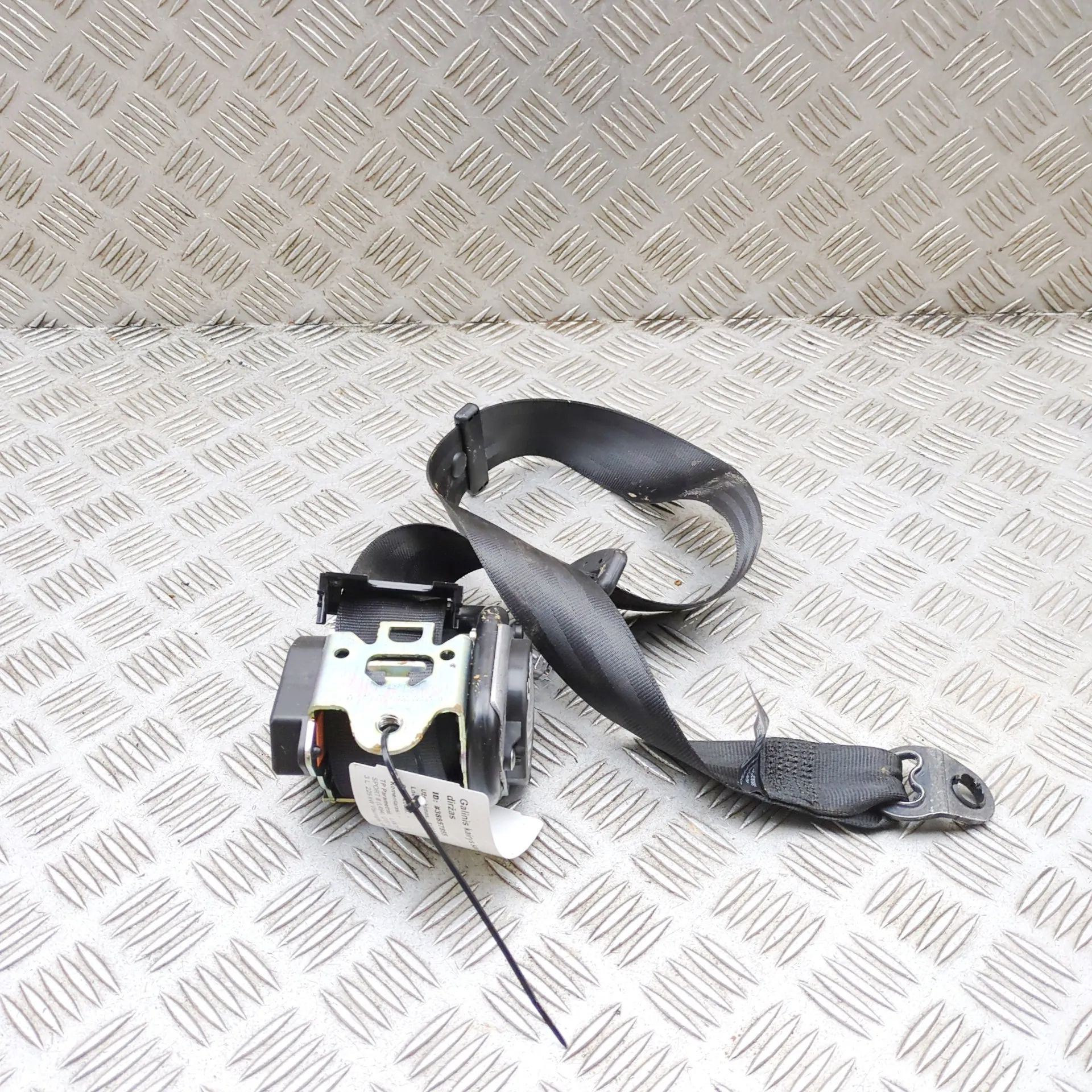 Land Rover Range Rover Sport (L494) Rear Left Seatbelt Rear Left Seatbelt — LAND ROVER RANGE ROVER SPO...