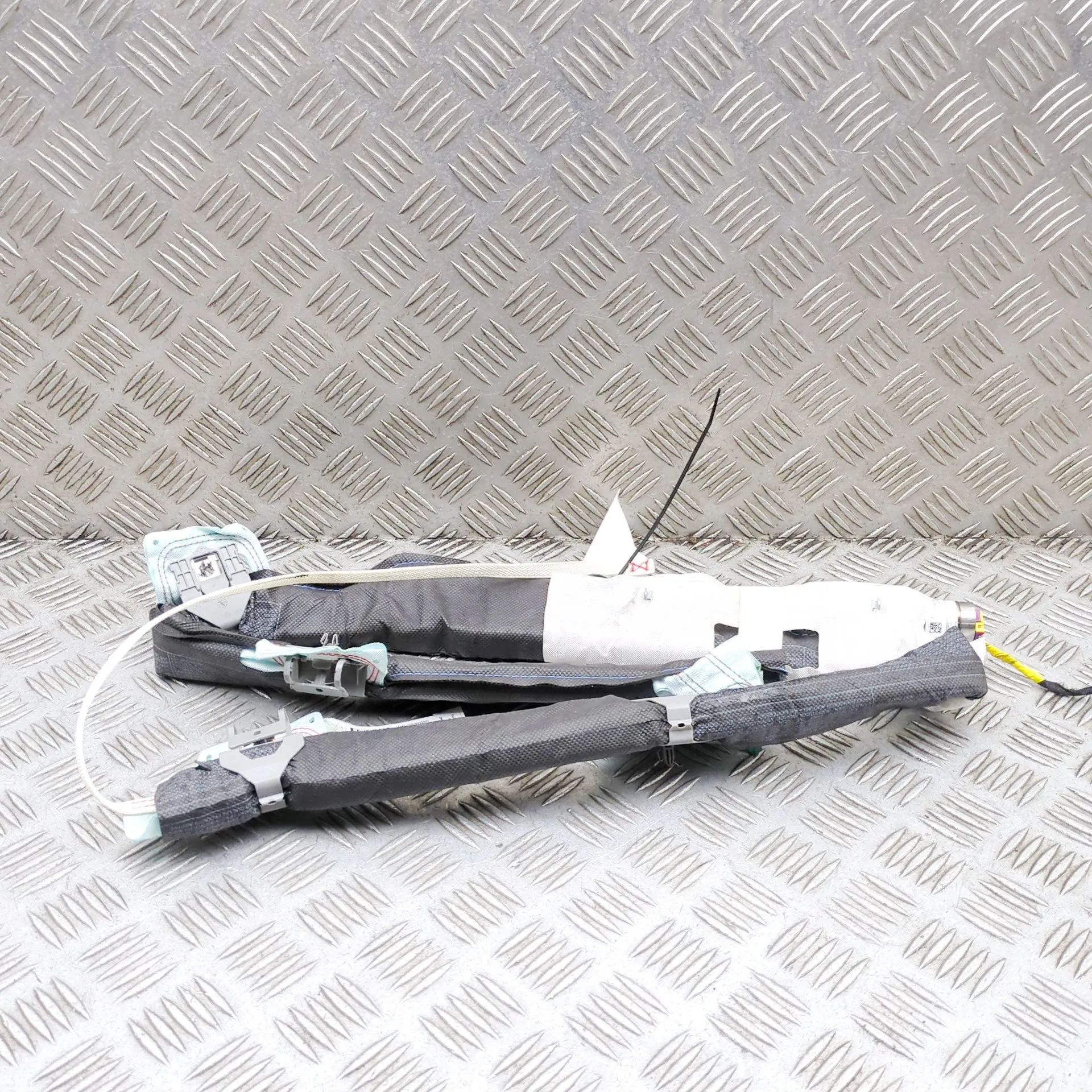 Alfa-Romeo Giulietta (940) Right Side Roof Safety Curtain SRS Right Side Roof Safety Curtain SRS — ALFA ROMEO...