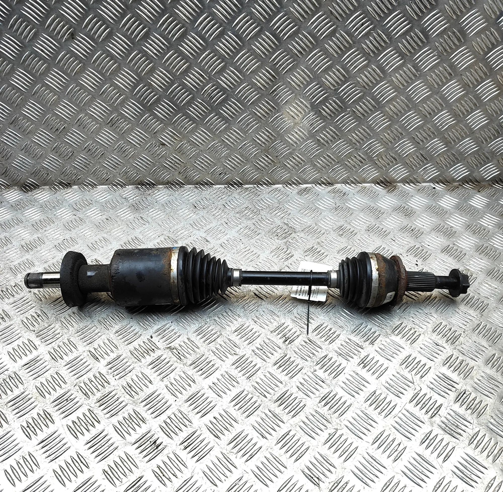 Jeep Cherokee (KL) Rear Left Driveshaft Rear Left Driveshaft — JEEP CHEROKEE (KL) (2013...