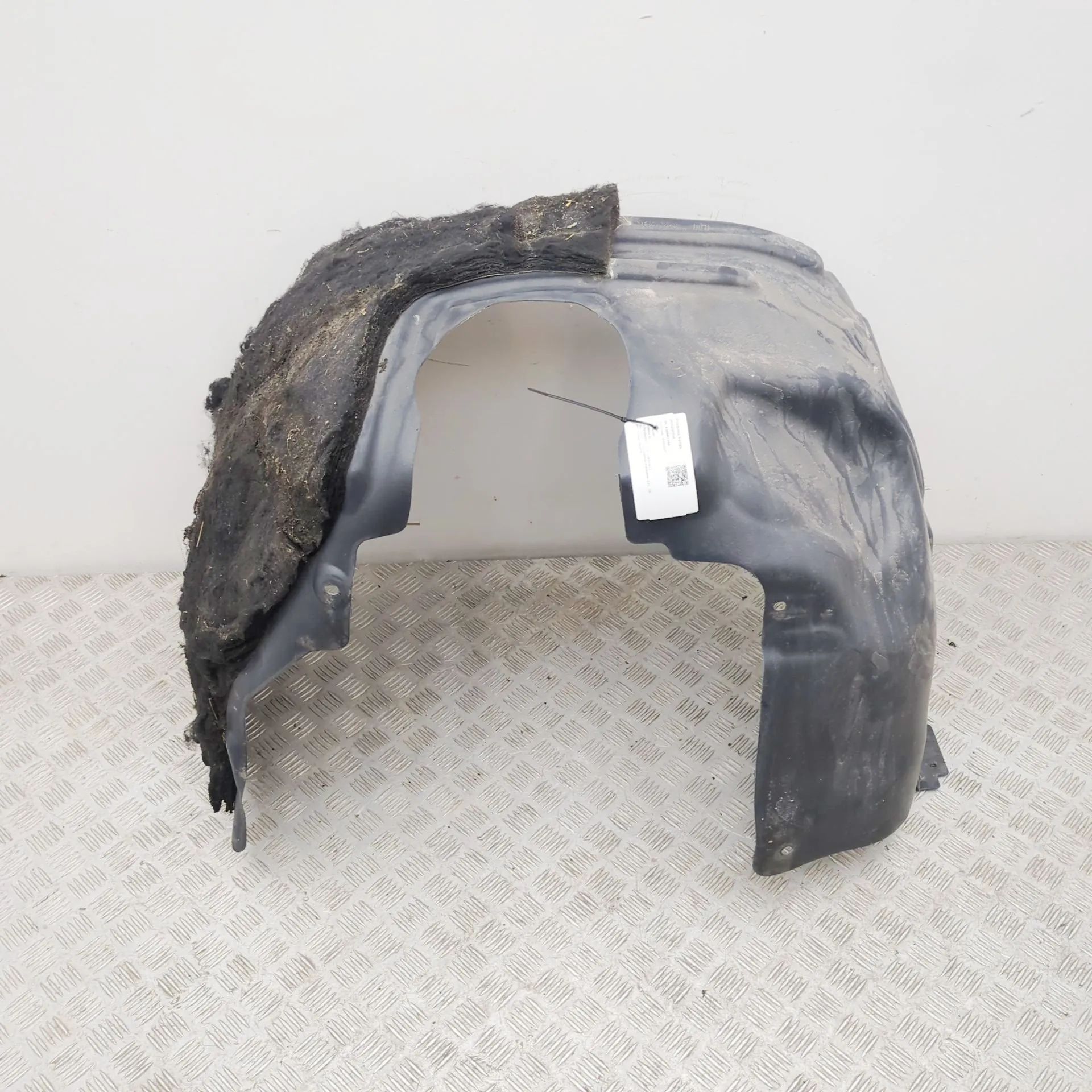 Jeep Cherokee (KL) Front Left Arch Liner Front Left Arch Liner — JEEP CHEROKEE (KL) (201...