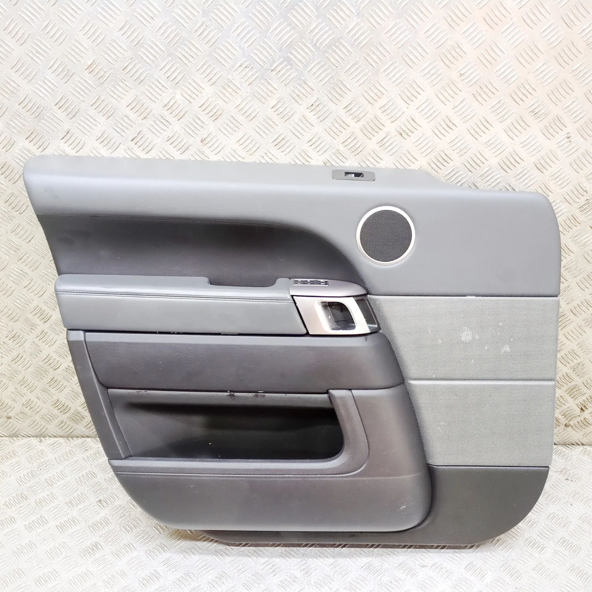 Land Rover Range Rover Sport (L494) Front Left Door Panel Front Left Door Panel — LAND ROVER RANGE ROVER ...
