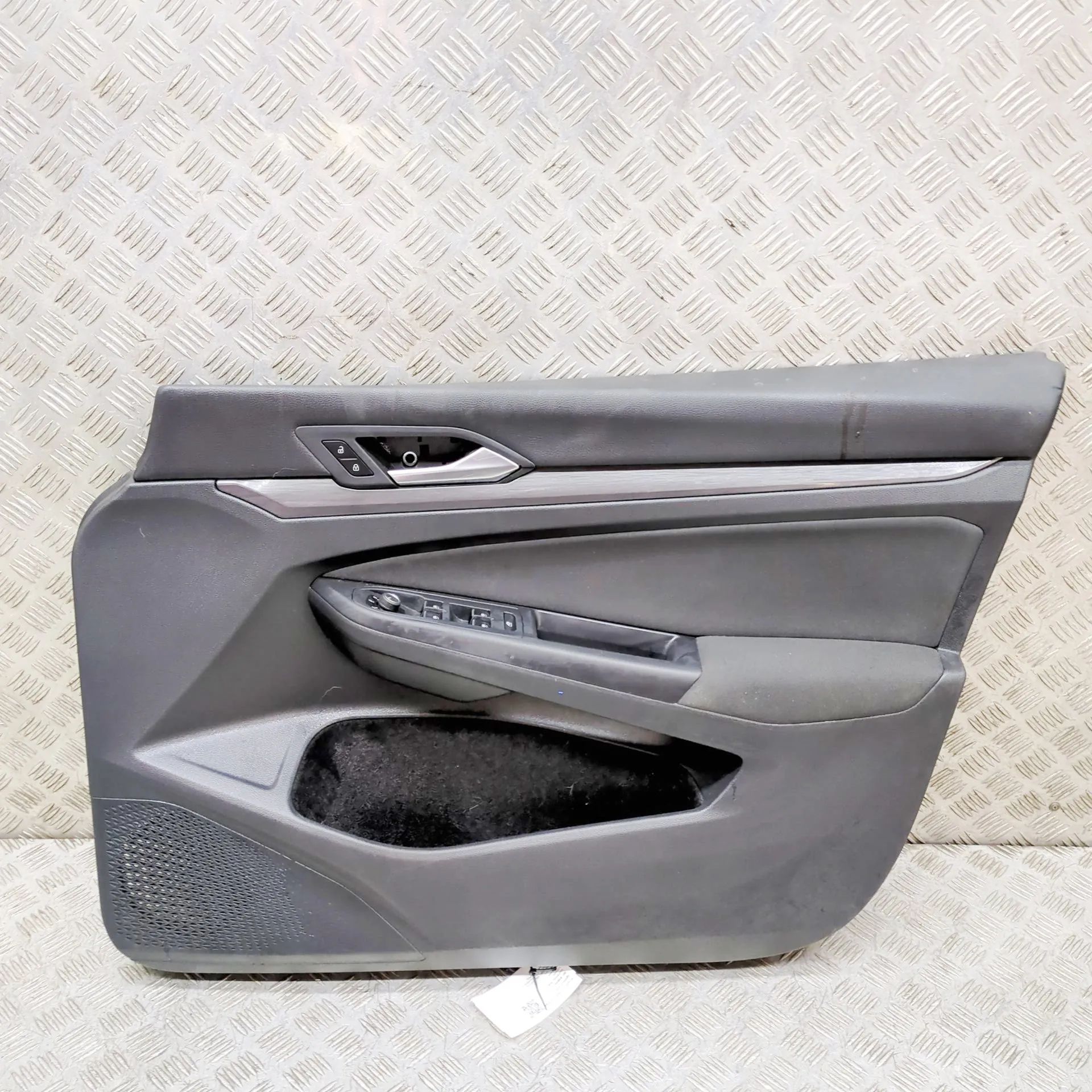 Volkswagen Golf 8 Front Right Door Panel Front Right Door Panel — VW GOLF VIII VARIANT (...