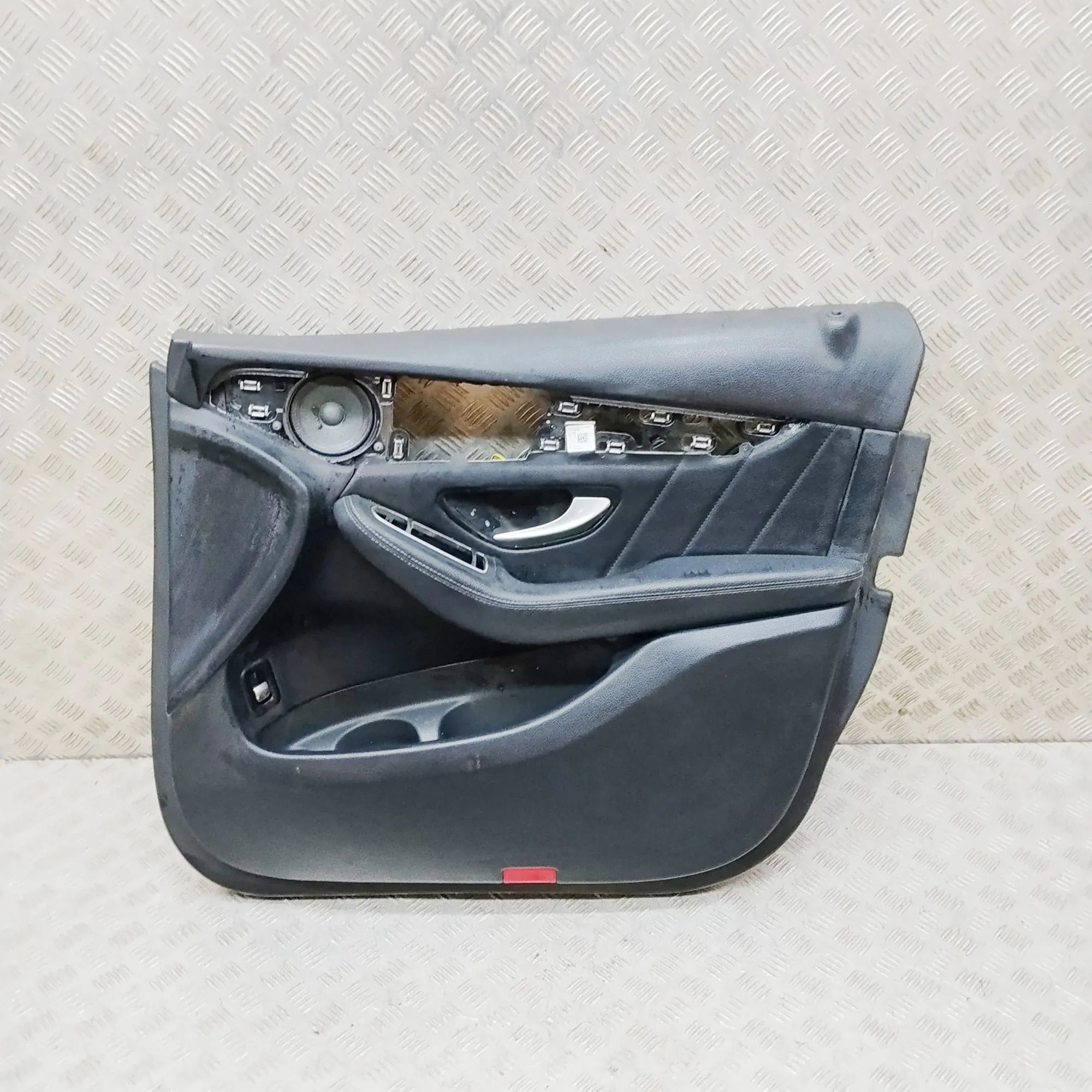 Mercedes-Benz GLC (X253) Front Right Door Panel Front Right Door Panel — MERCEDES BENZ GLC (C25...