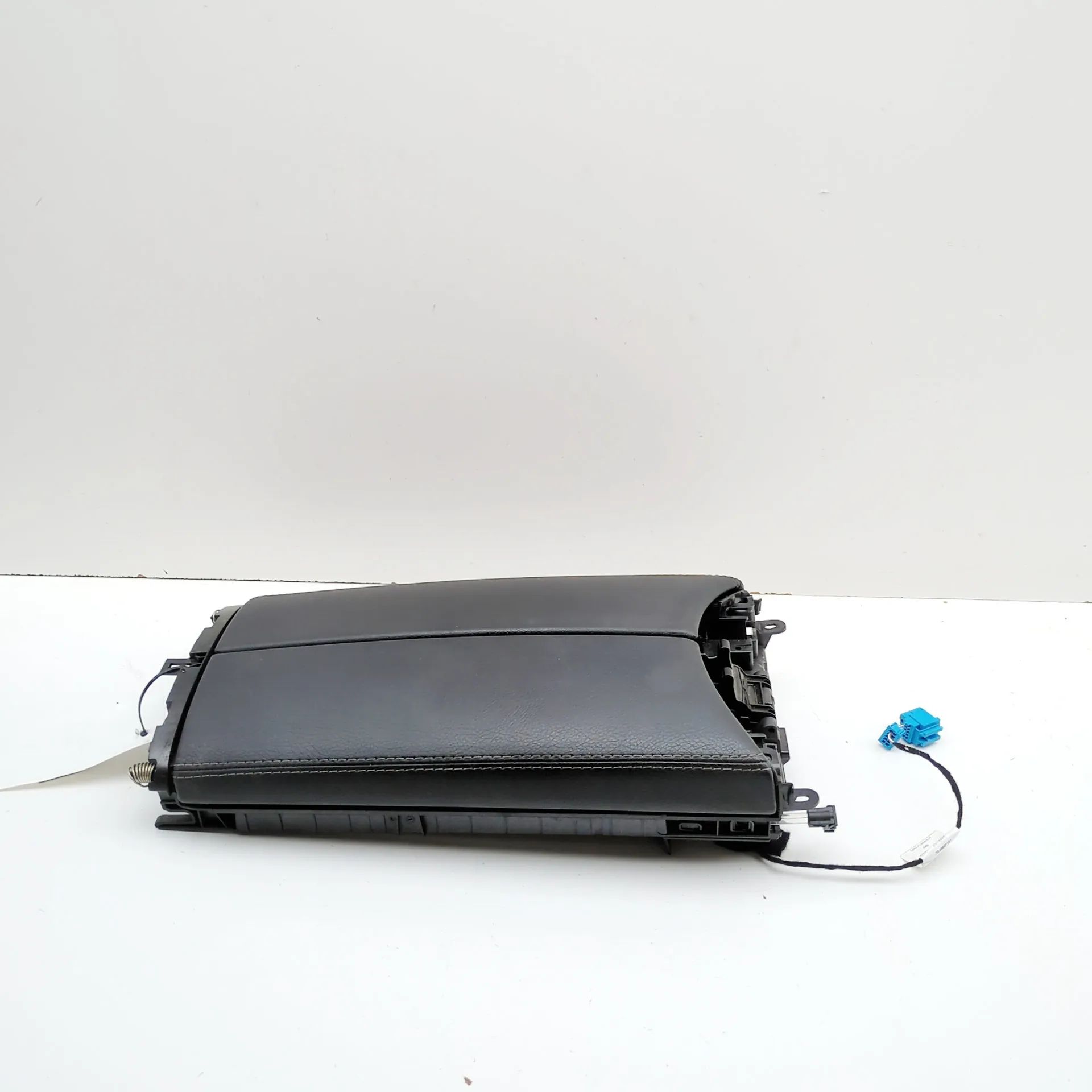 Mercedes-Benz GLC (X253) Käsinoja Armrest — MERCEDES BENZ GLC (C253) (2016-...) —...