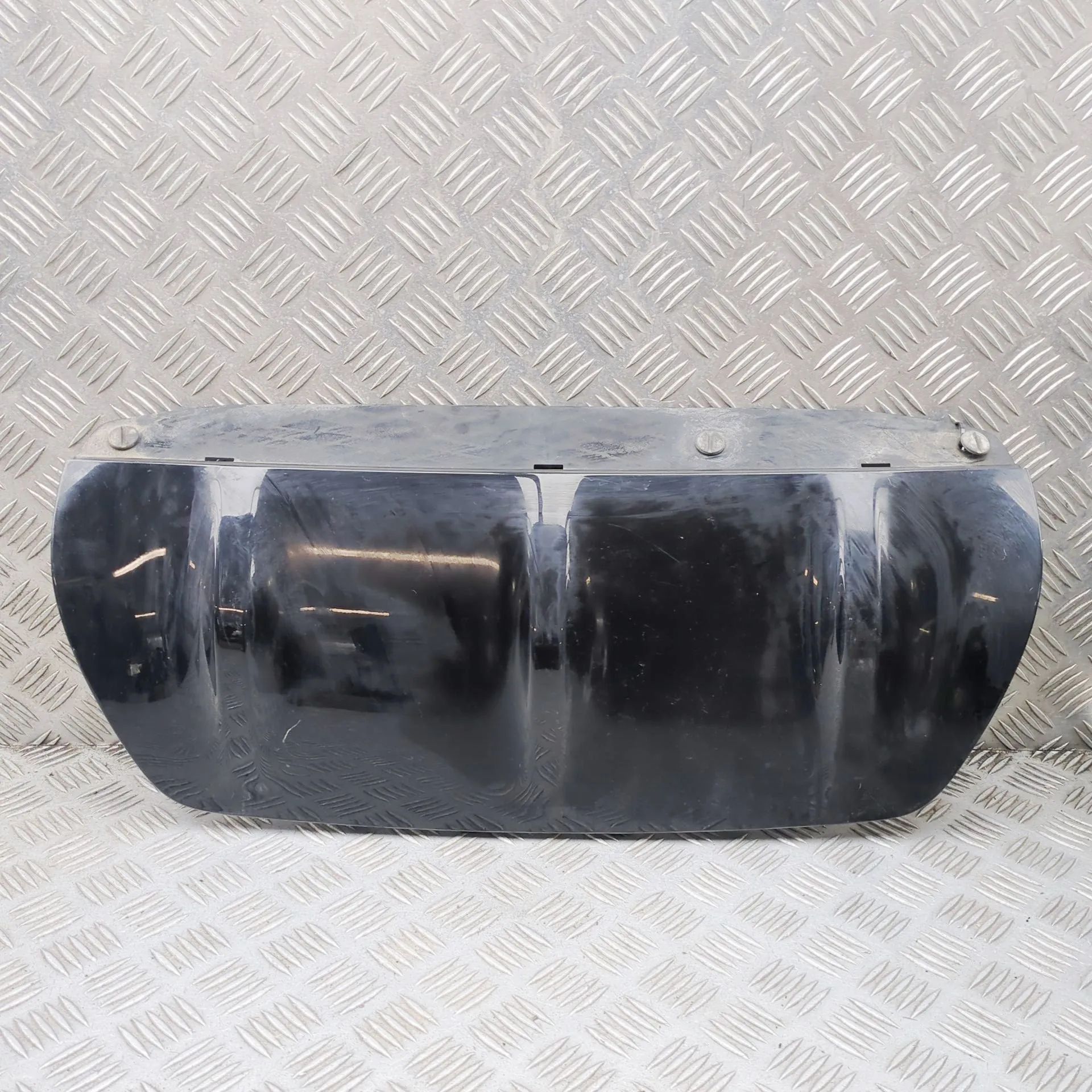 Land Rover Range Rover Velar Rear Bumper Lower Diffuser Rear Bumper Lower Diffuser — LAND ROVER RANGE R...