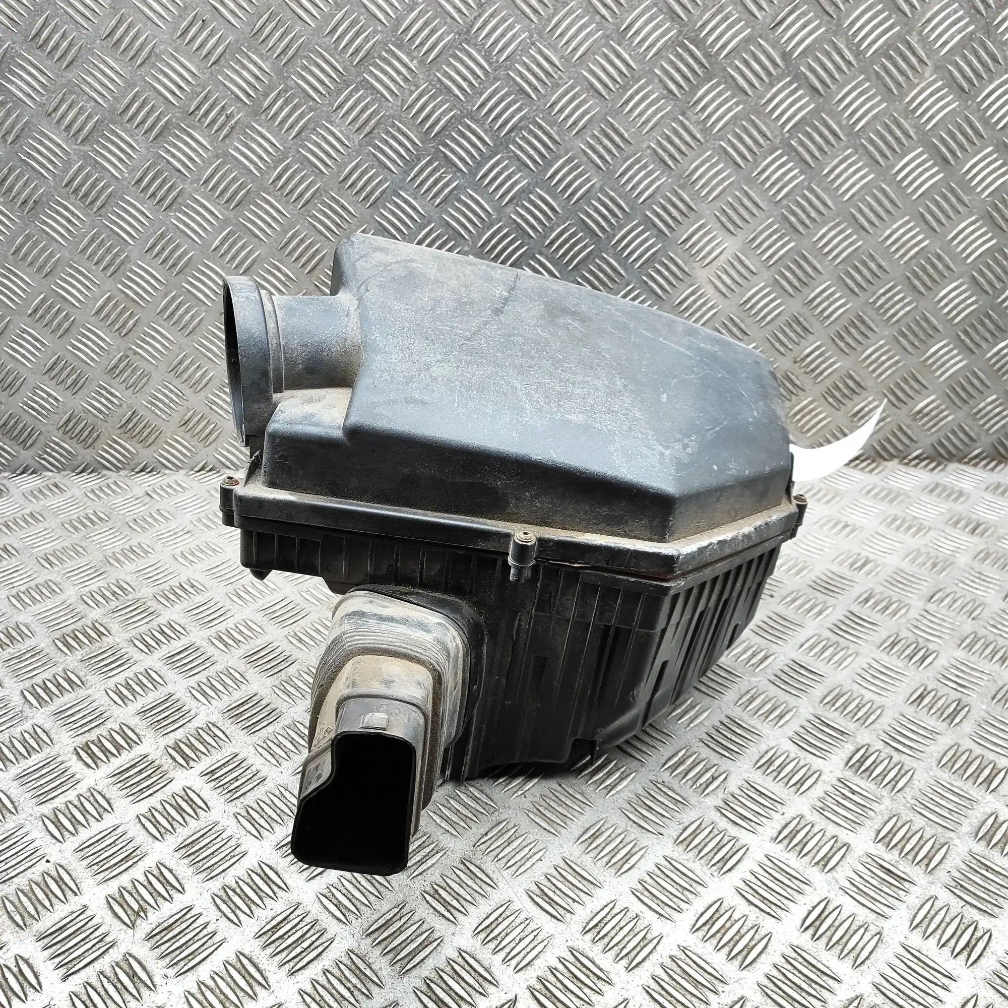 Volvo XC60 Air filter box