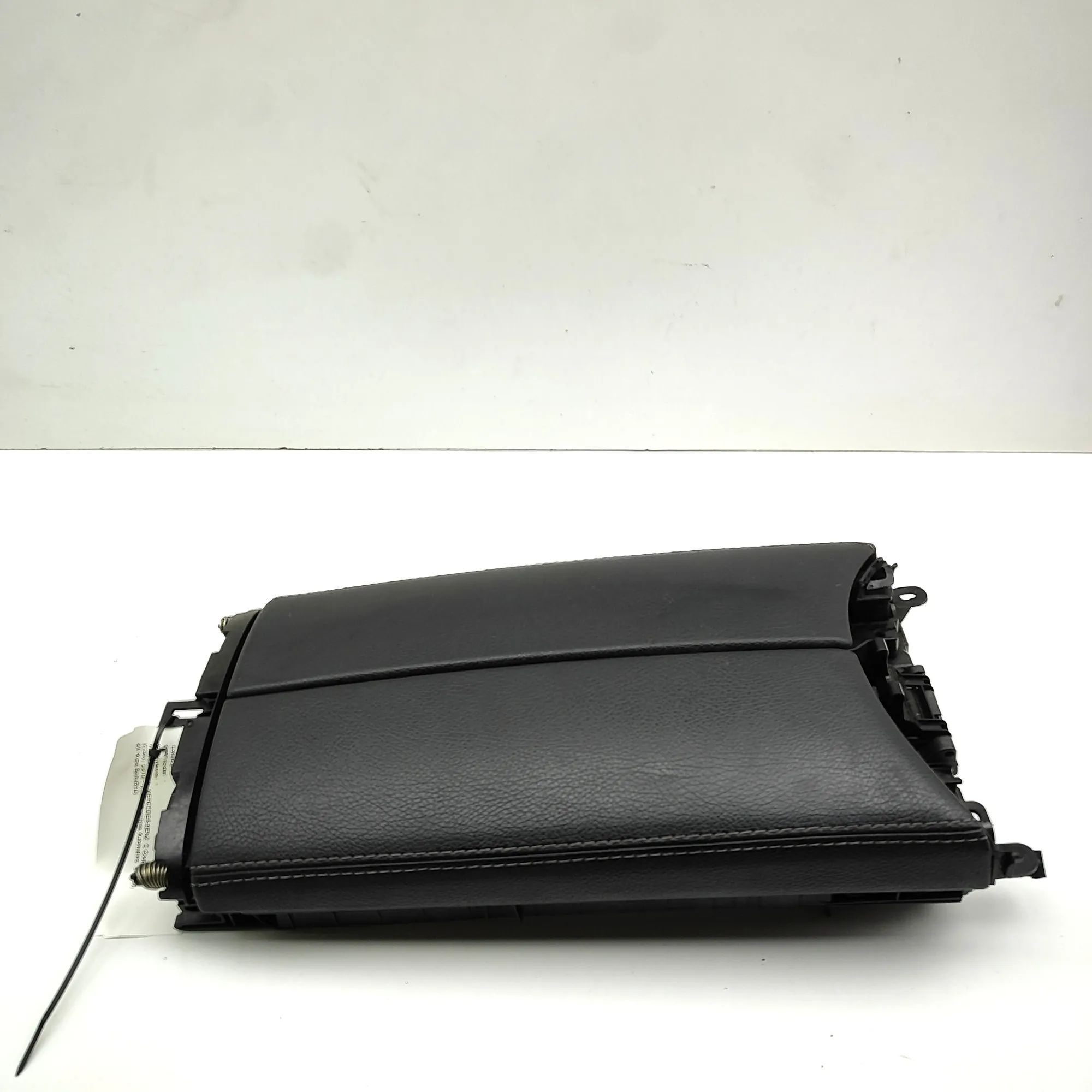 Mercedes-Benz A (W177) Armrest