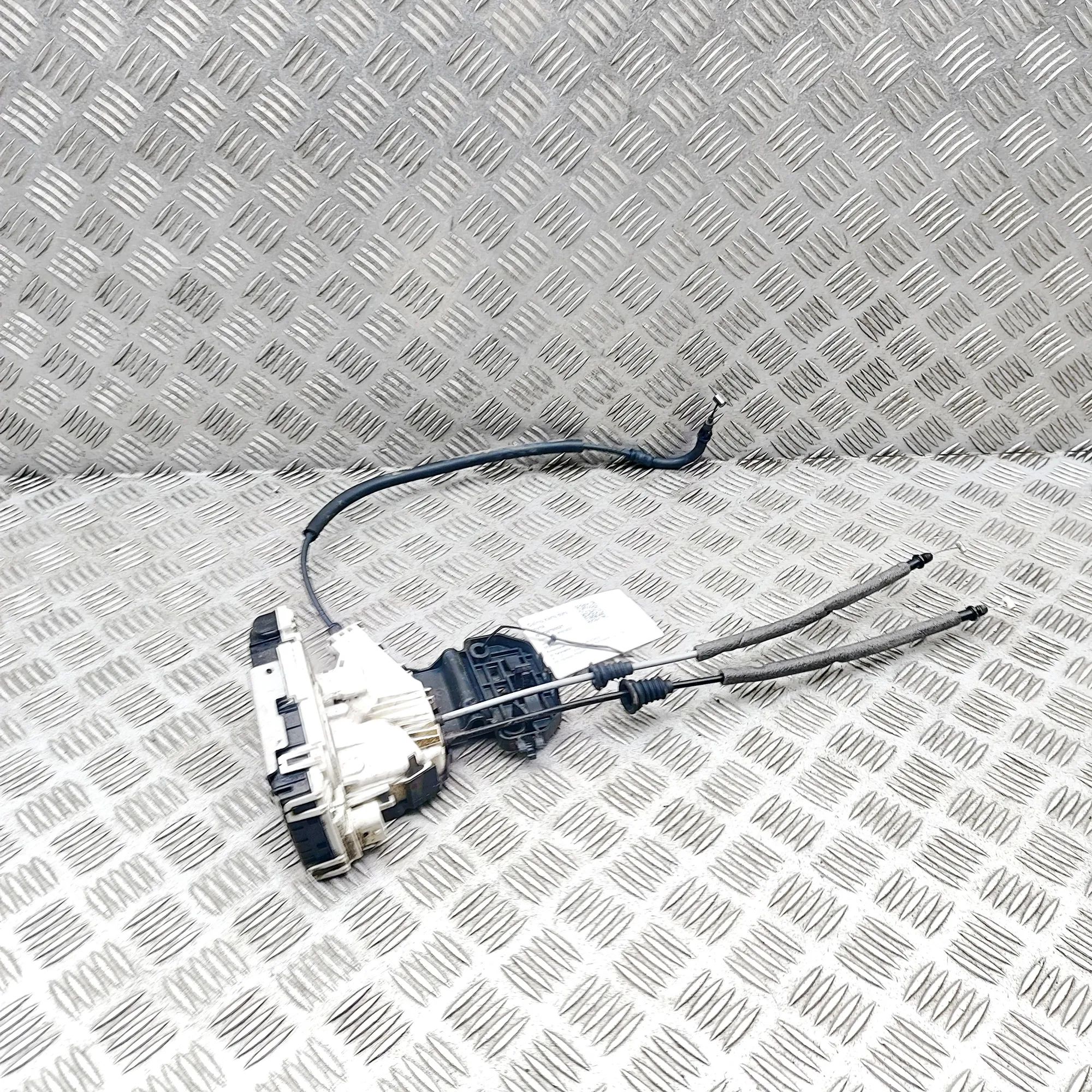 Jeep Cherokee (KL) Door lock — rear left Door lock — rear left — JEEP CHEROKEE (KL) (201...