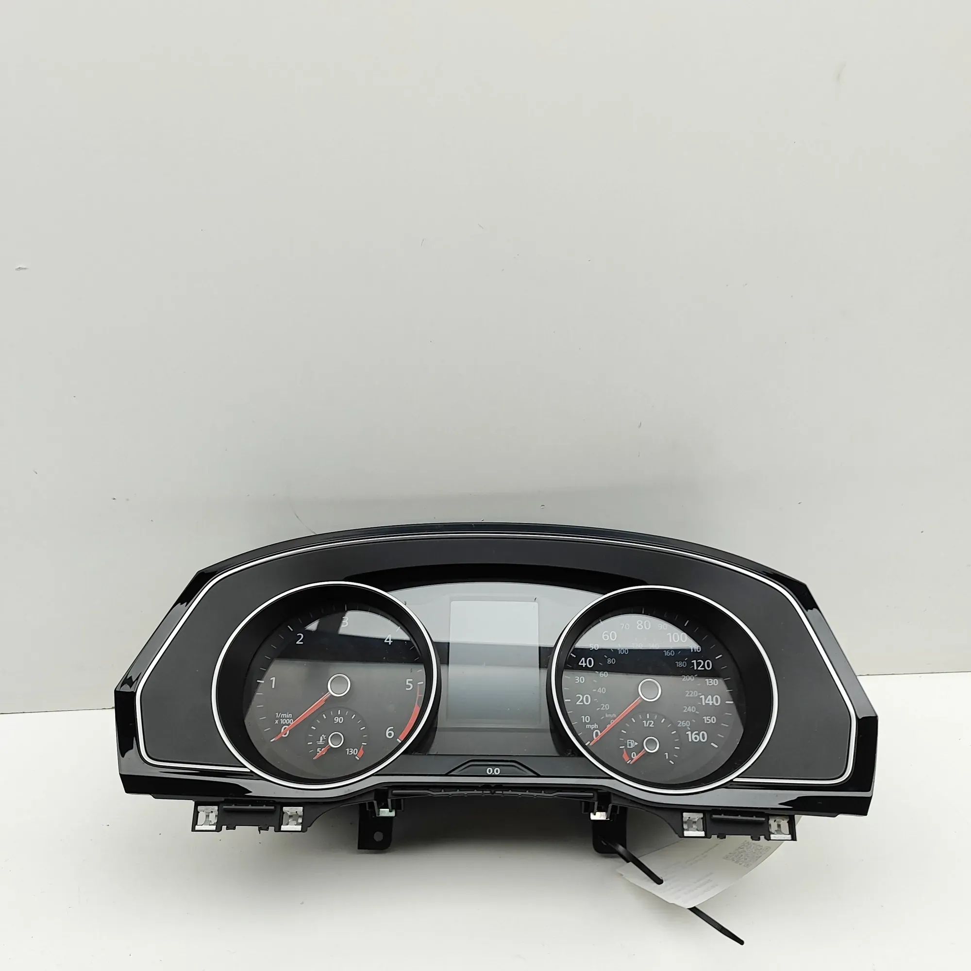 Volkswagen Passat (B8) Instrument Cluster Speedometer