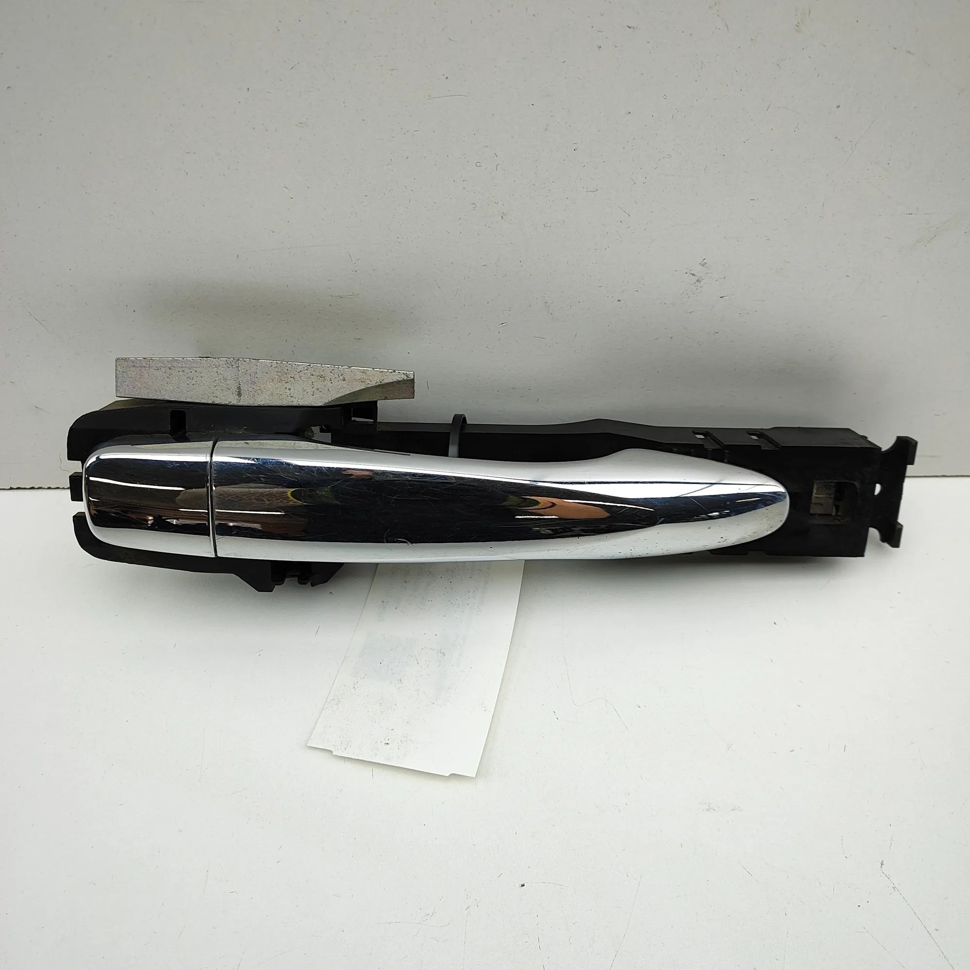 Exterior door handle — rear right