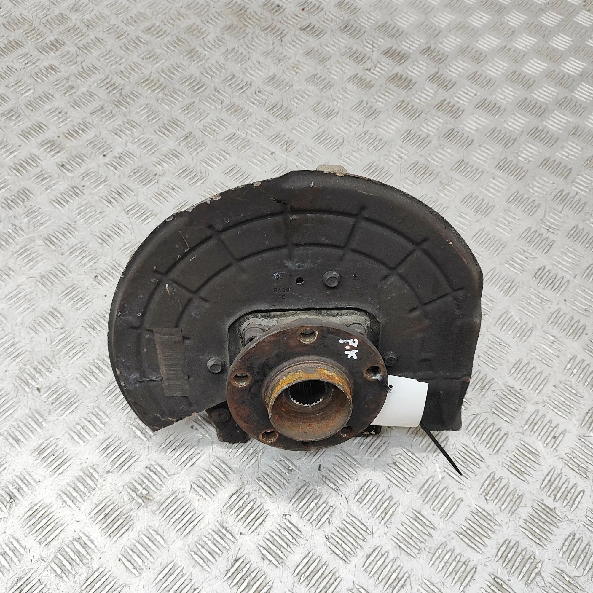 Alfa-Romeo Giulietta (940) Front Left Wheel Hub