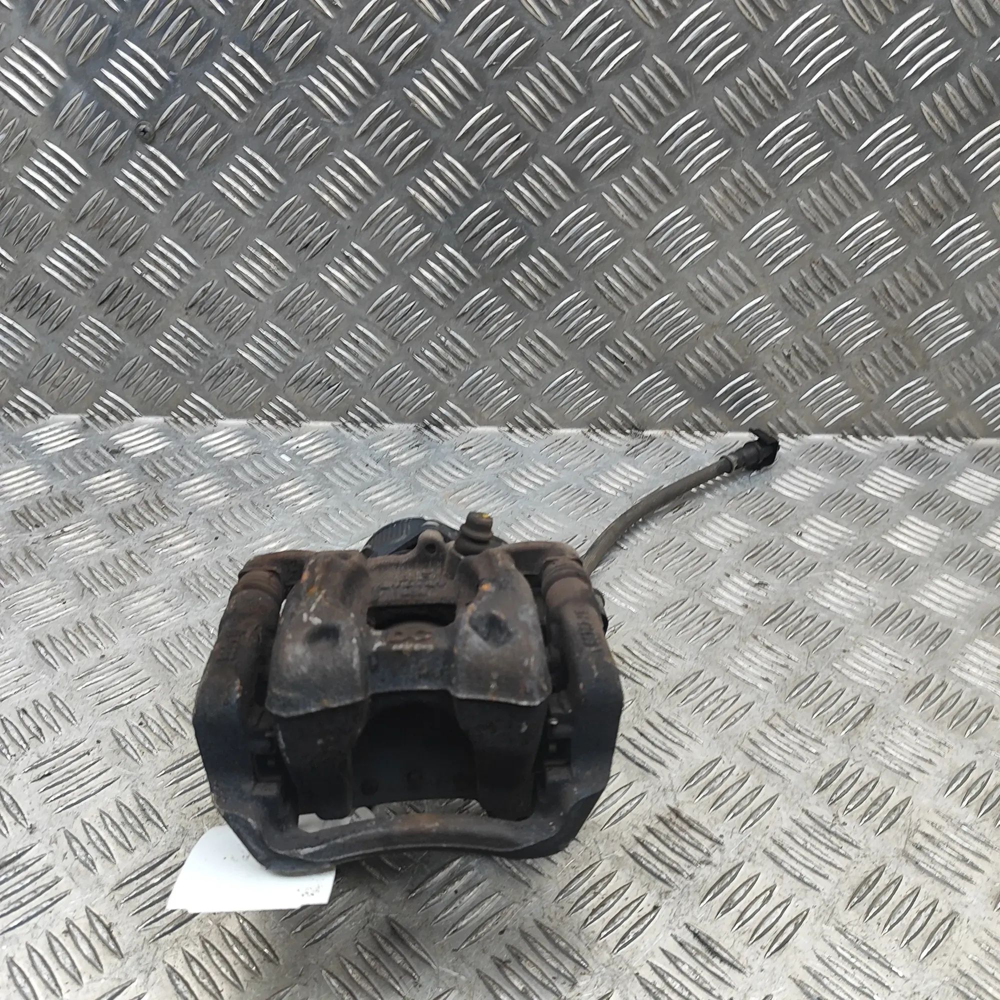 Mercedes-Benz A (W177) Brake caliper — rear right
