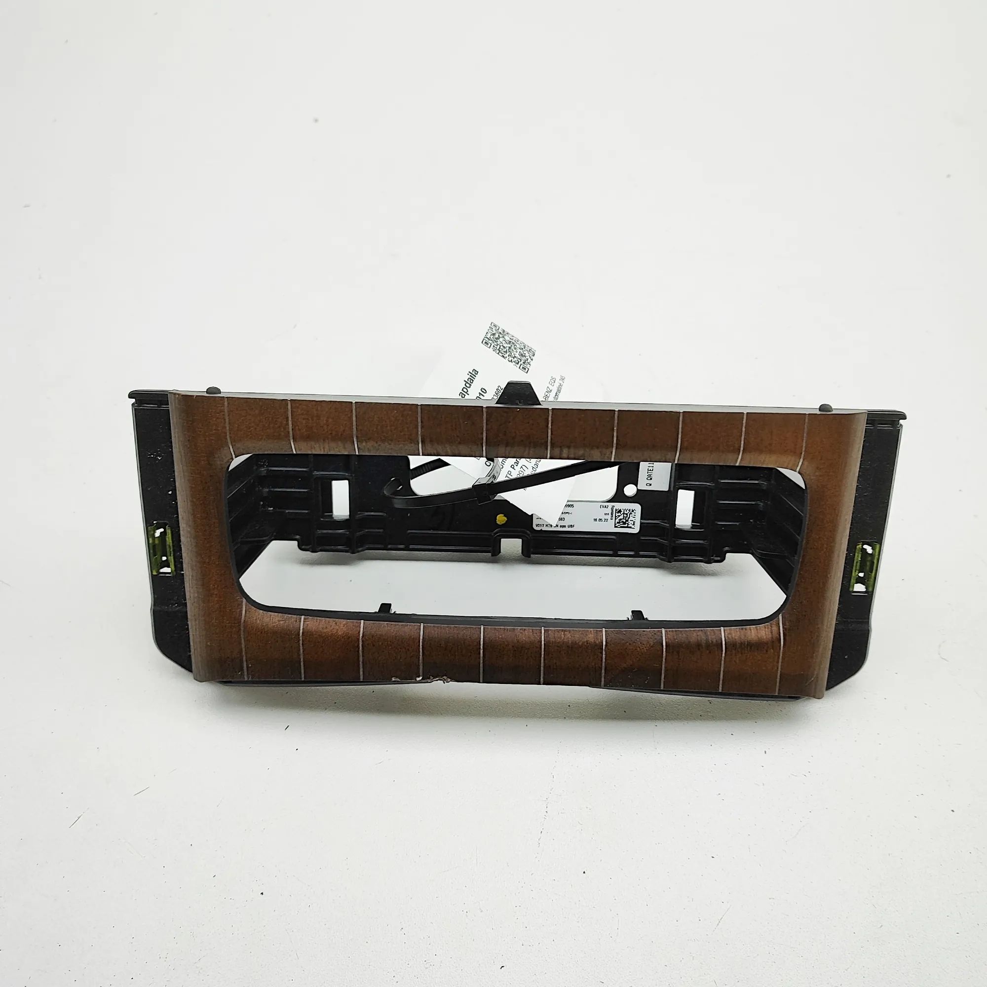 Mercedes-Benz EQS (V297 / X296) Dashboard Trim