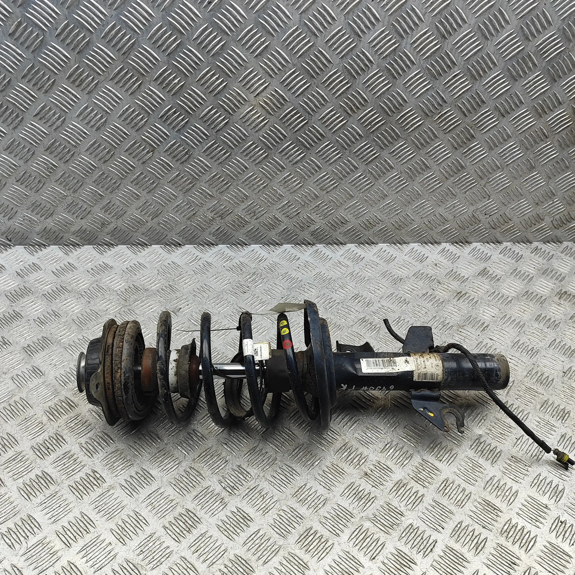 Alfa-Romeo Giulietta (940) Shock absorber — front left Shock absorber — front left — ALFA ROMEO GIULIE...
