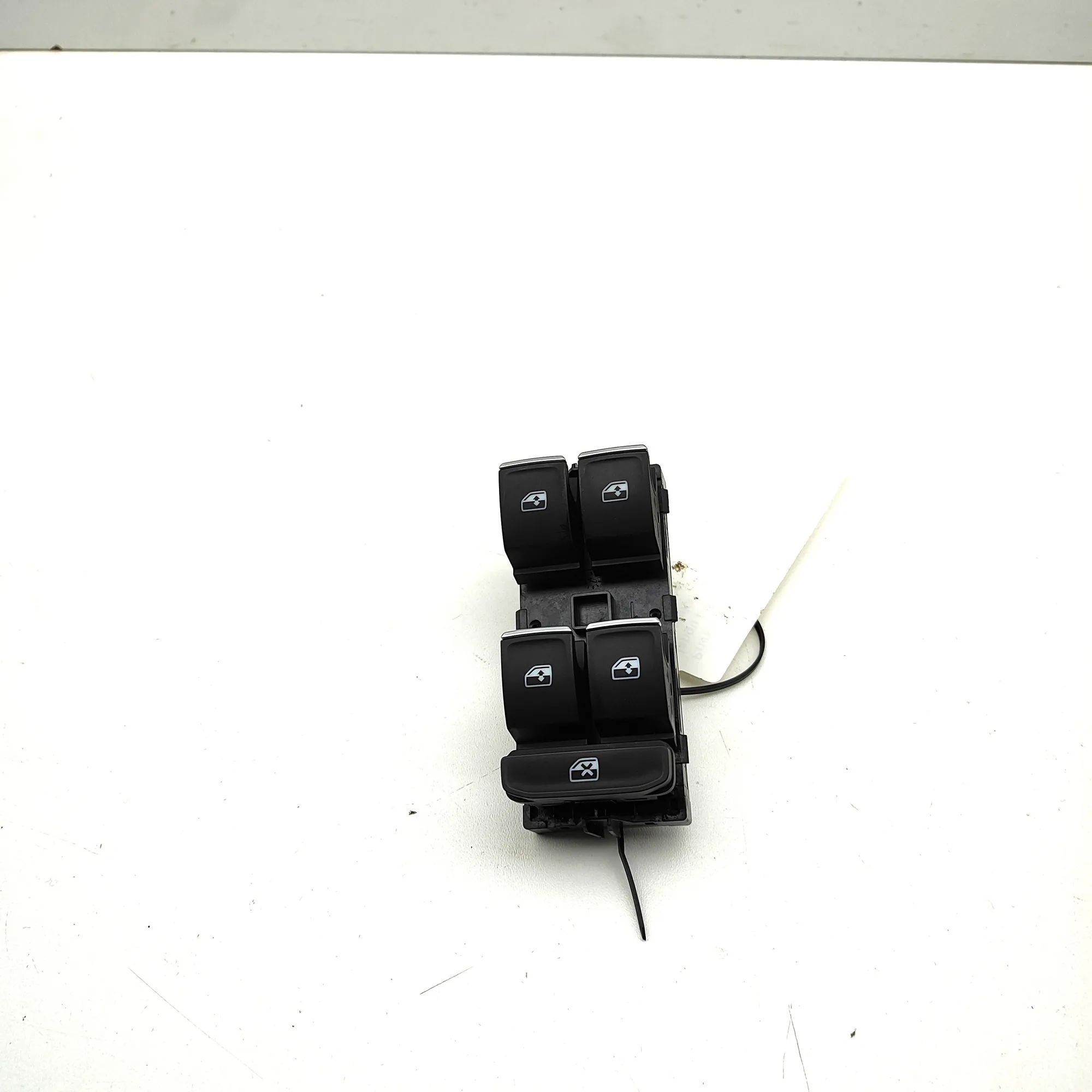 Volkswagen Golf 8 Door window switch — front right Door window switch — front right — VW GOLF (VII...