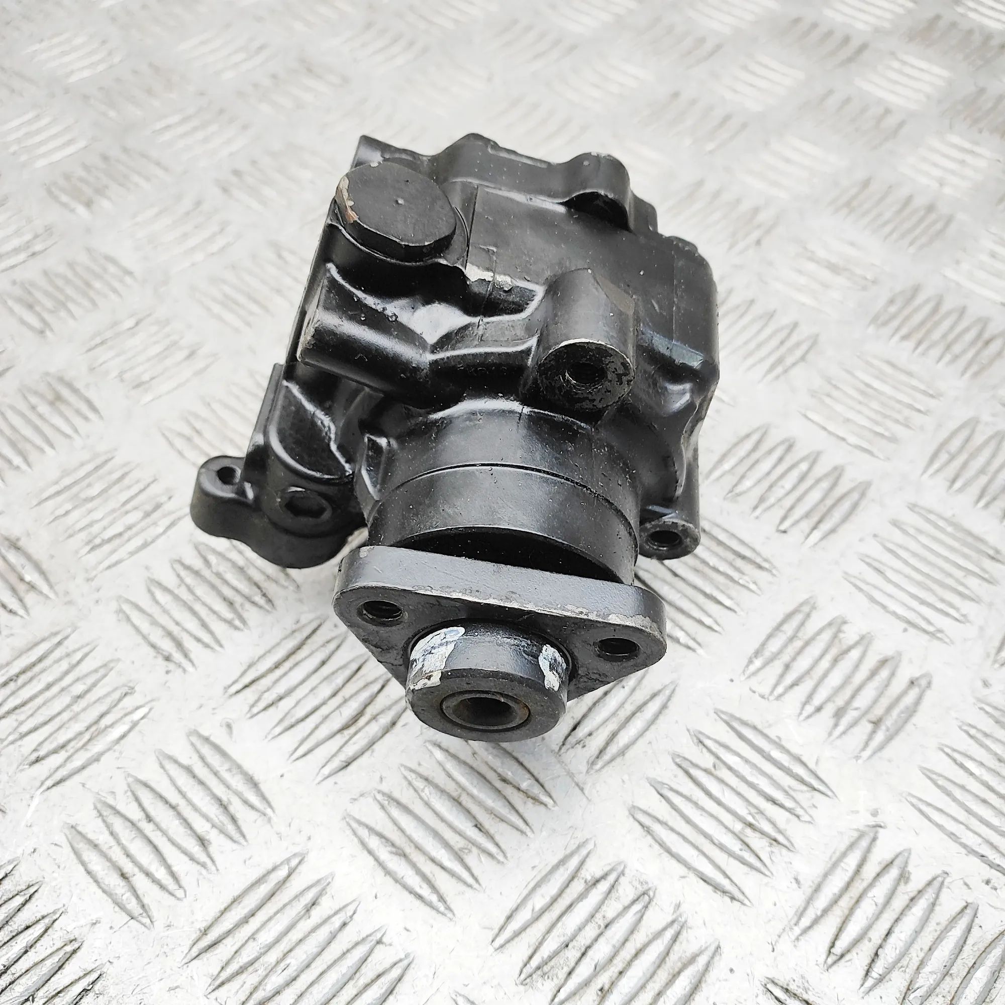 Volkswagen Transporter (T5, Caravelle, Multivan) Power-steering pump Power-steering pump — VW TRANSPORTER (V T5 Van)...
