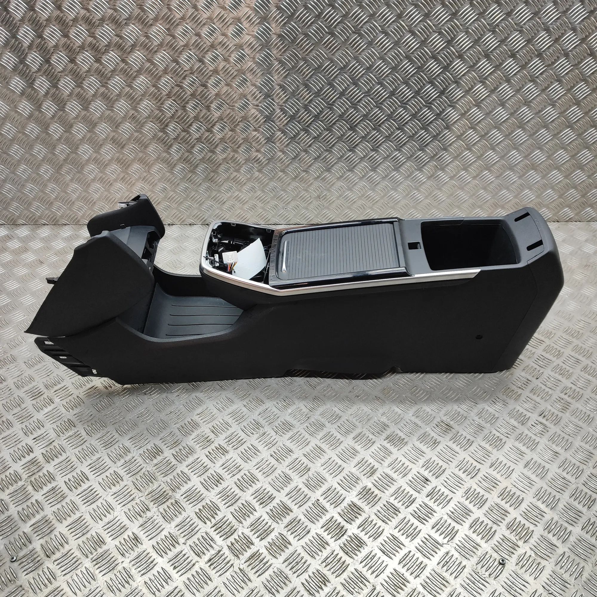 Kia Niro center console center Console — KIA NIRO (2016-...) — 84681-Q4...