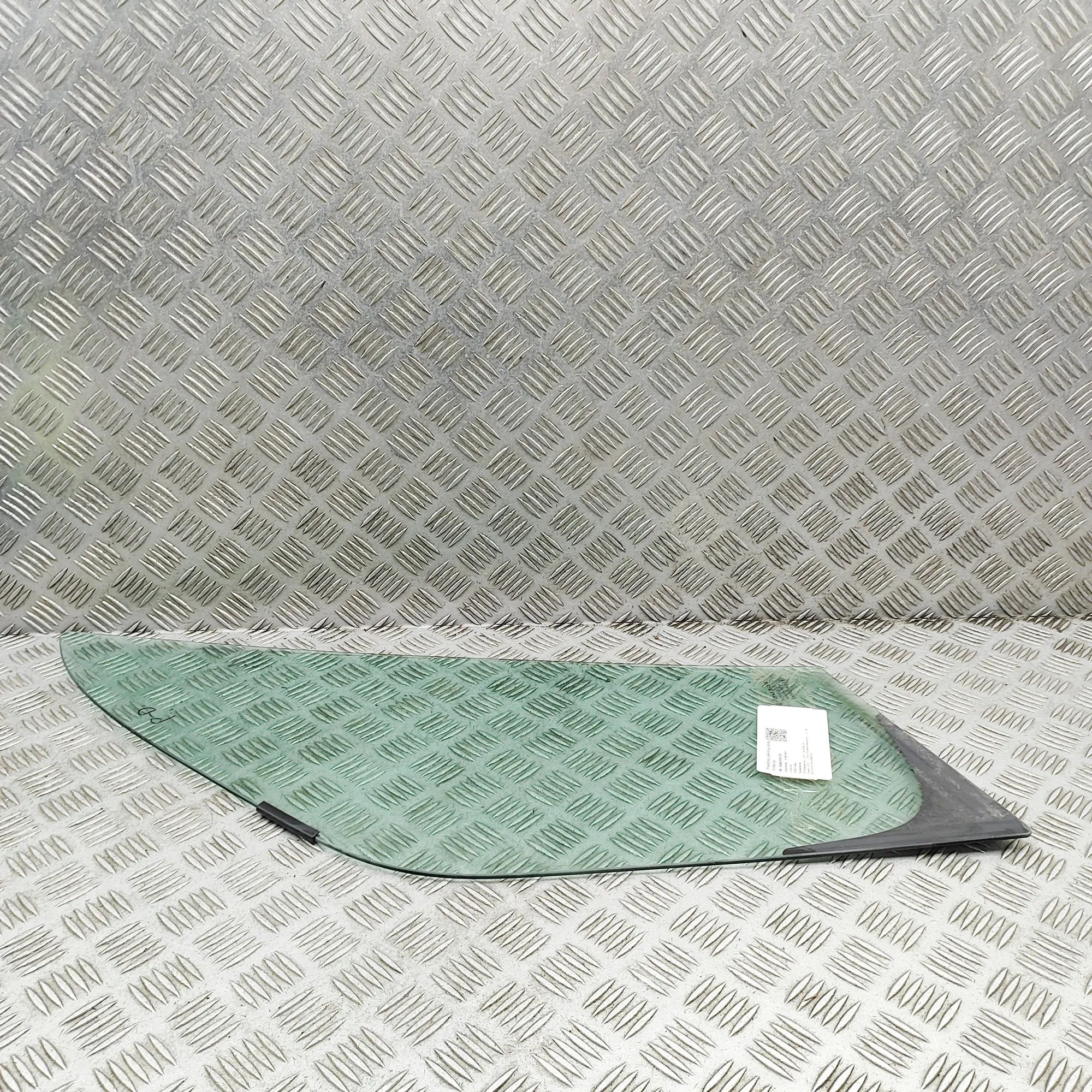 Opel Movano (B) Door quarter window — front right Door quarter window — front right — OPEL MOVANO...