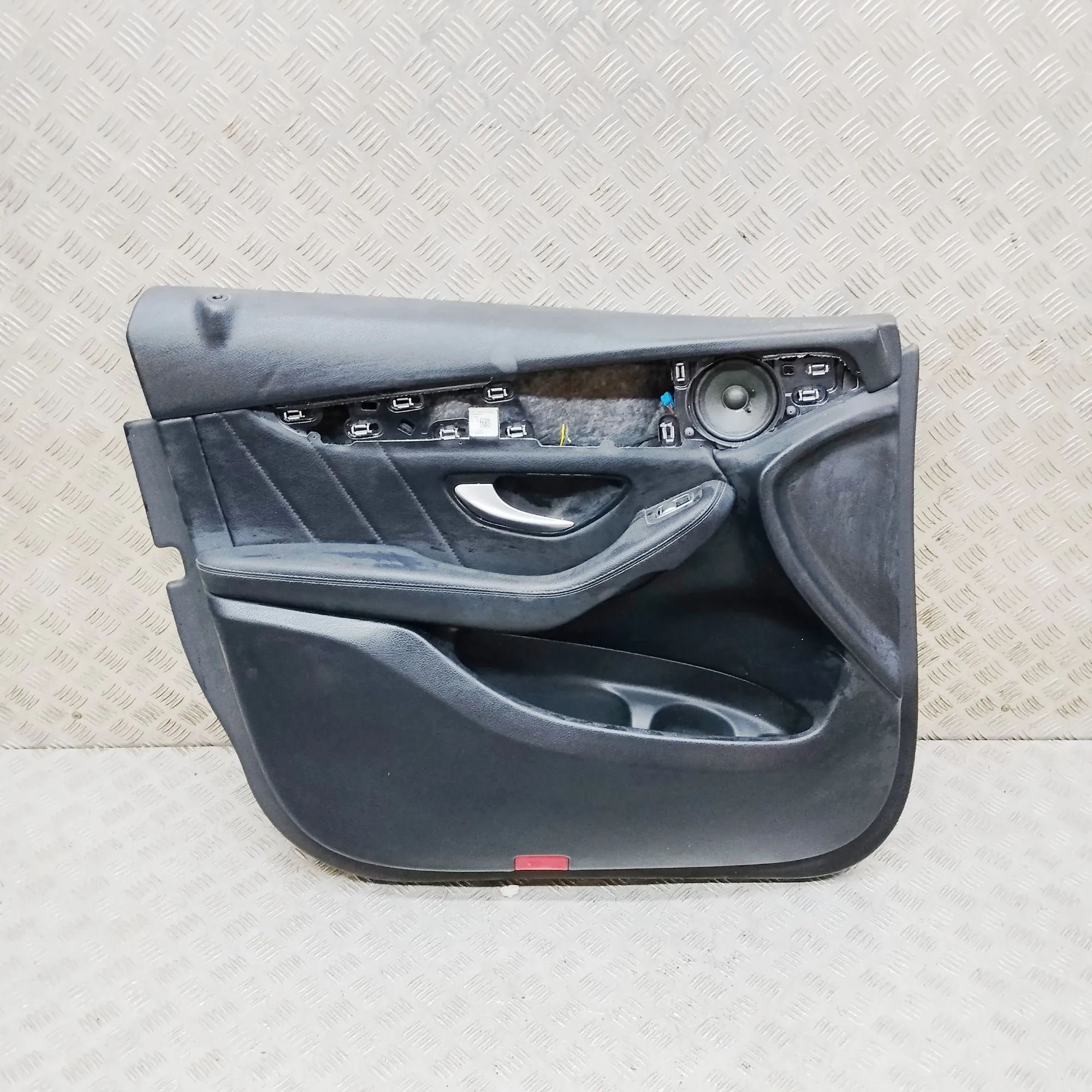 Mercedes-Benz GLC (X253) Front Left Door Panel Front Left Door Panel — MERCEDES BENZ GLC (C253...