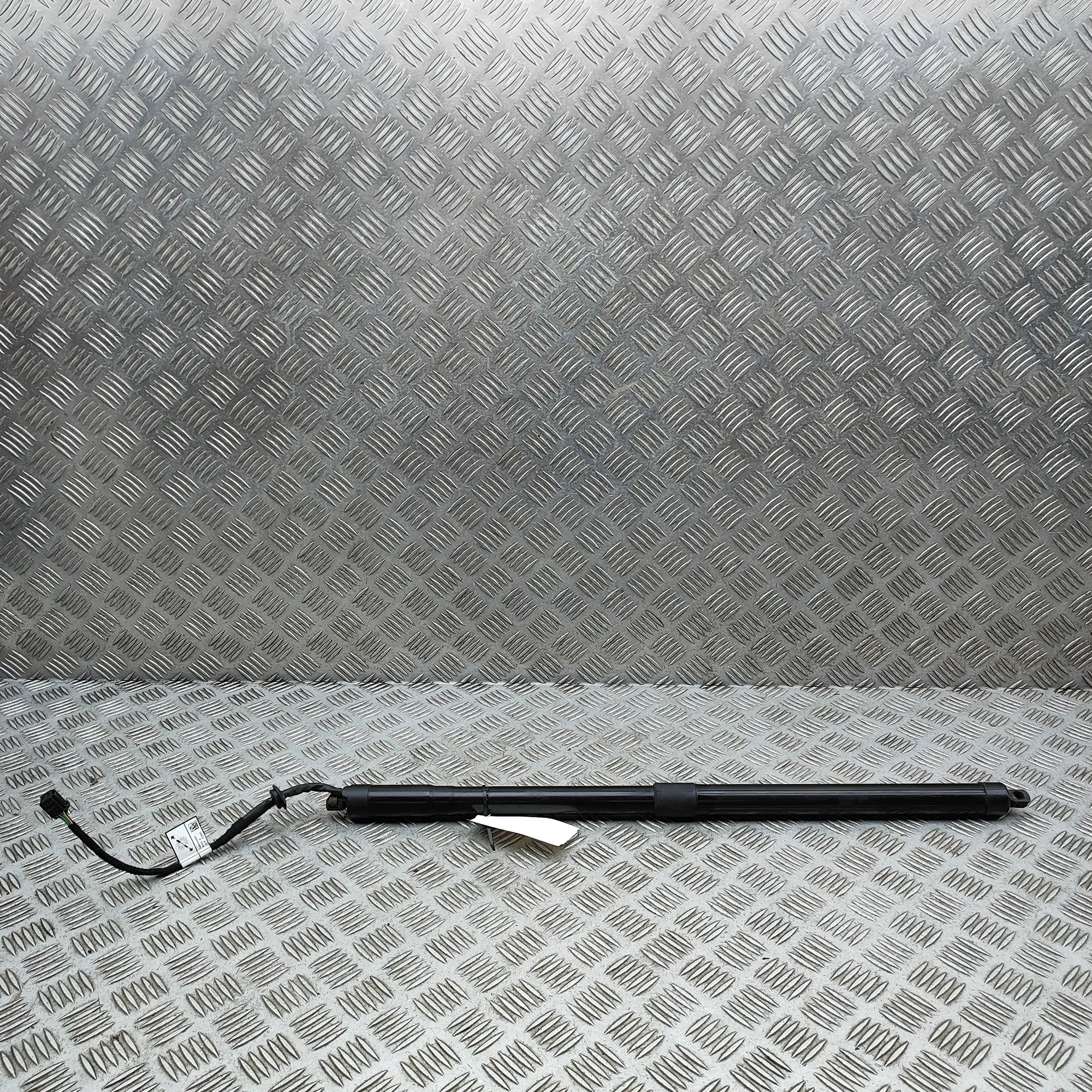 Land Rover Range Rover Sport (L494) Right Side Tailgate Gas Strut Right Side Tailgate Gas Strut — LAND ROVER RANG...
