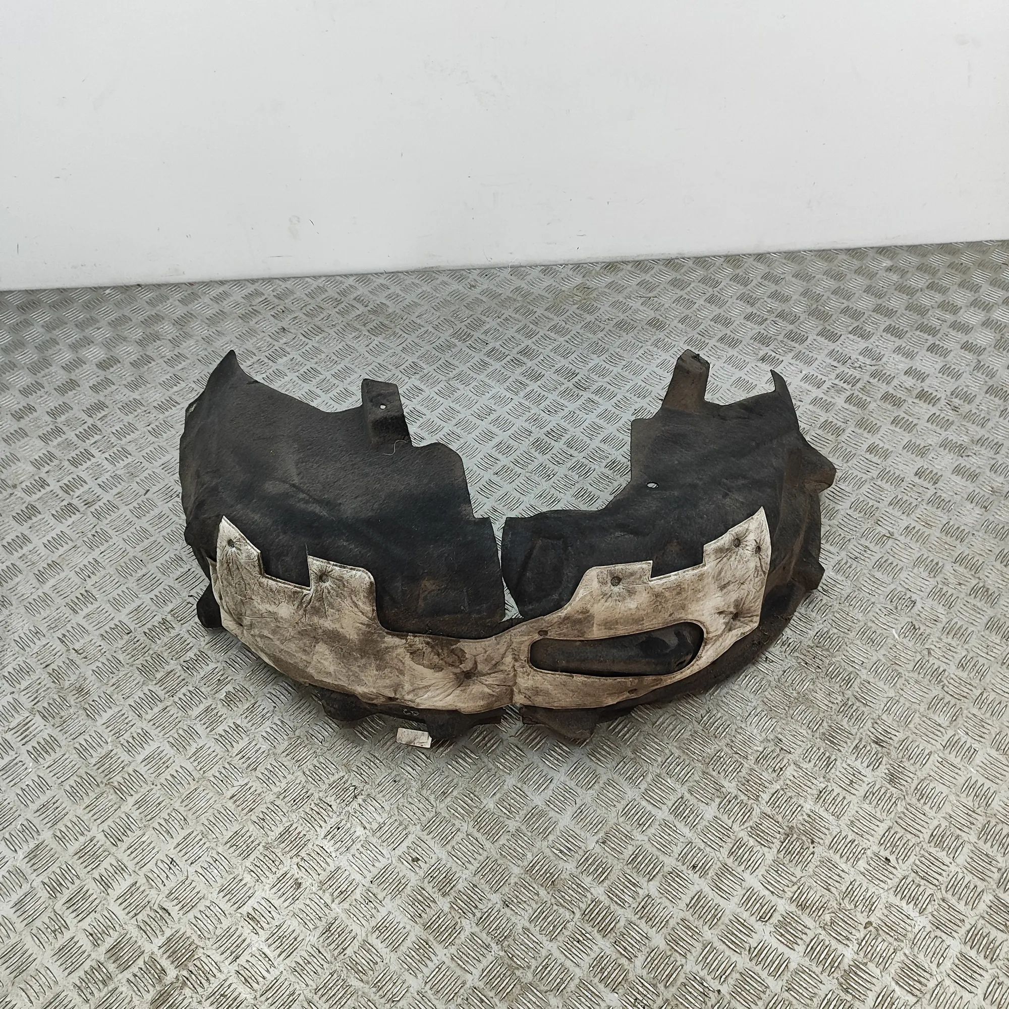 Land Rover Range Rover Evoque Rear Right Arch Liner Rear Right Arch Liner — LAND ROVER RANGE ROVER ...