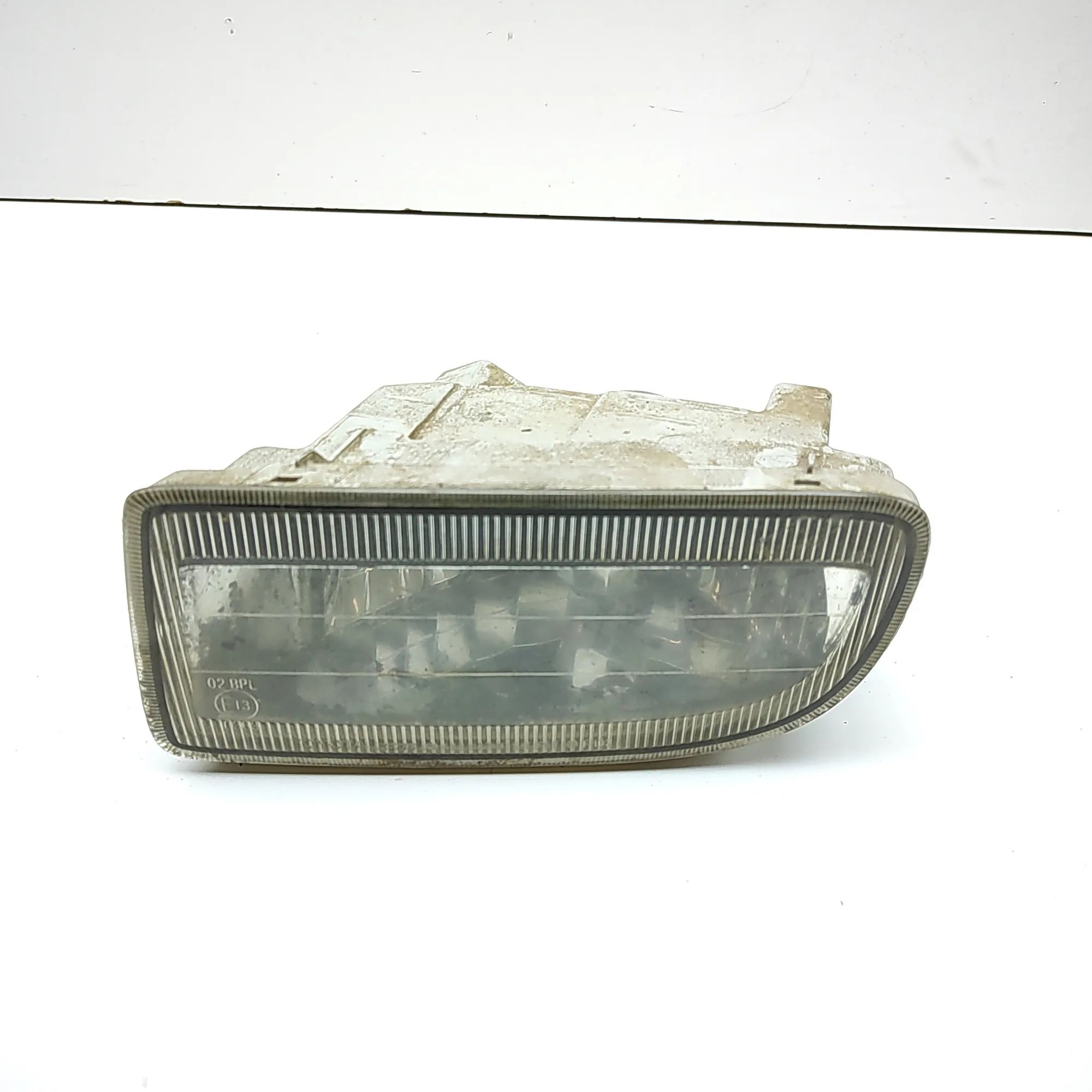 Toyota Land Cruiser 100 Front Left Fog Light Front Left Fog Light — TOYOTA LAND CRUISER (100...