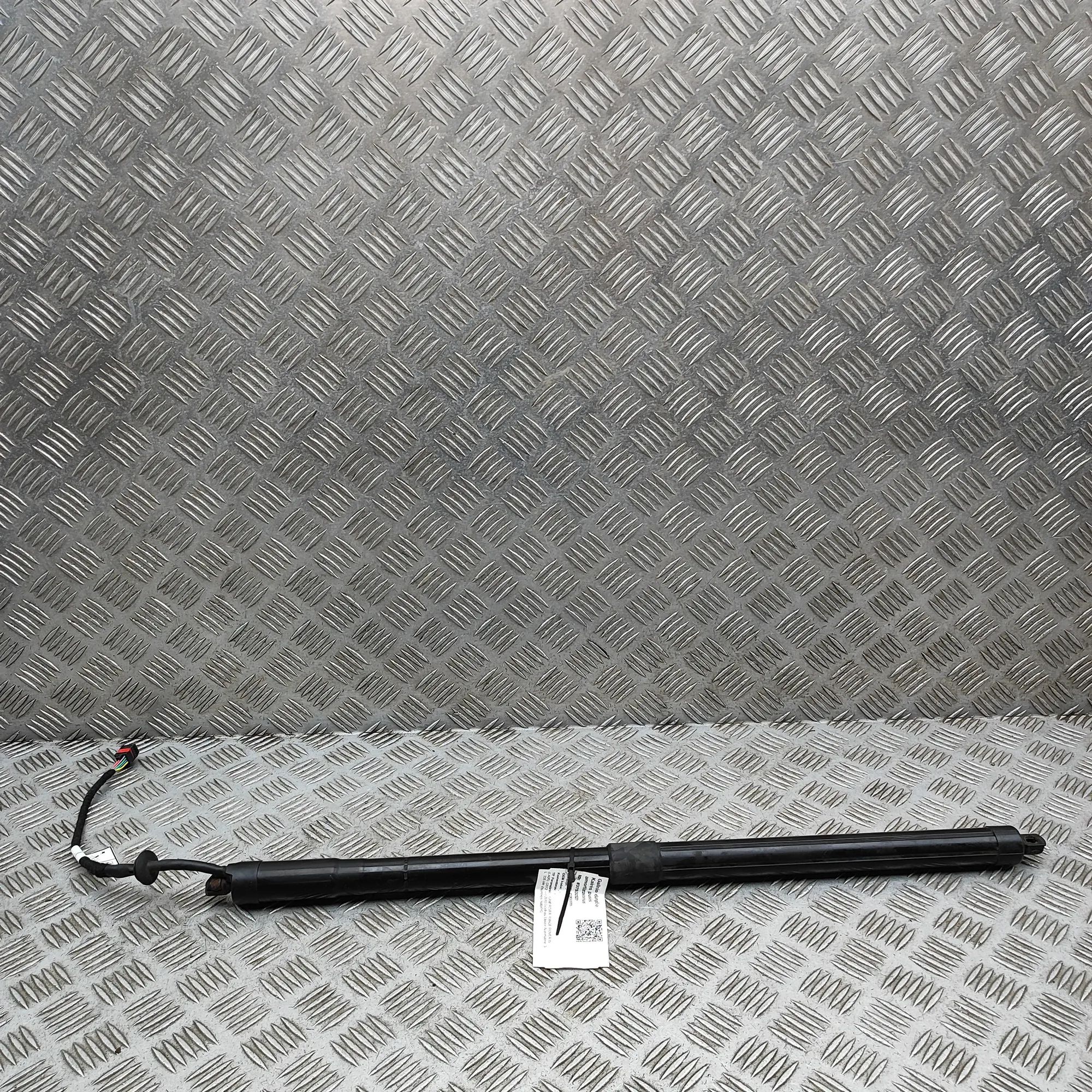 Land Rover Range Rover Sport (L494) Left Side Tailgate Gas Strut Left Side Tailgate Gas Strut — LAND ROVER RANGE...