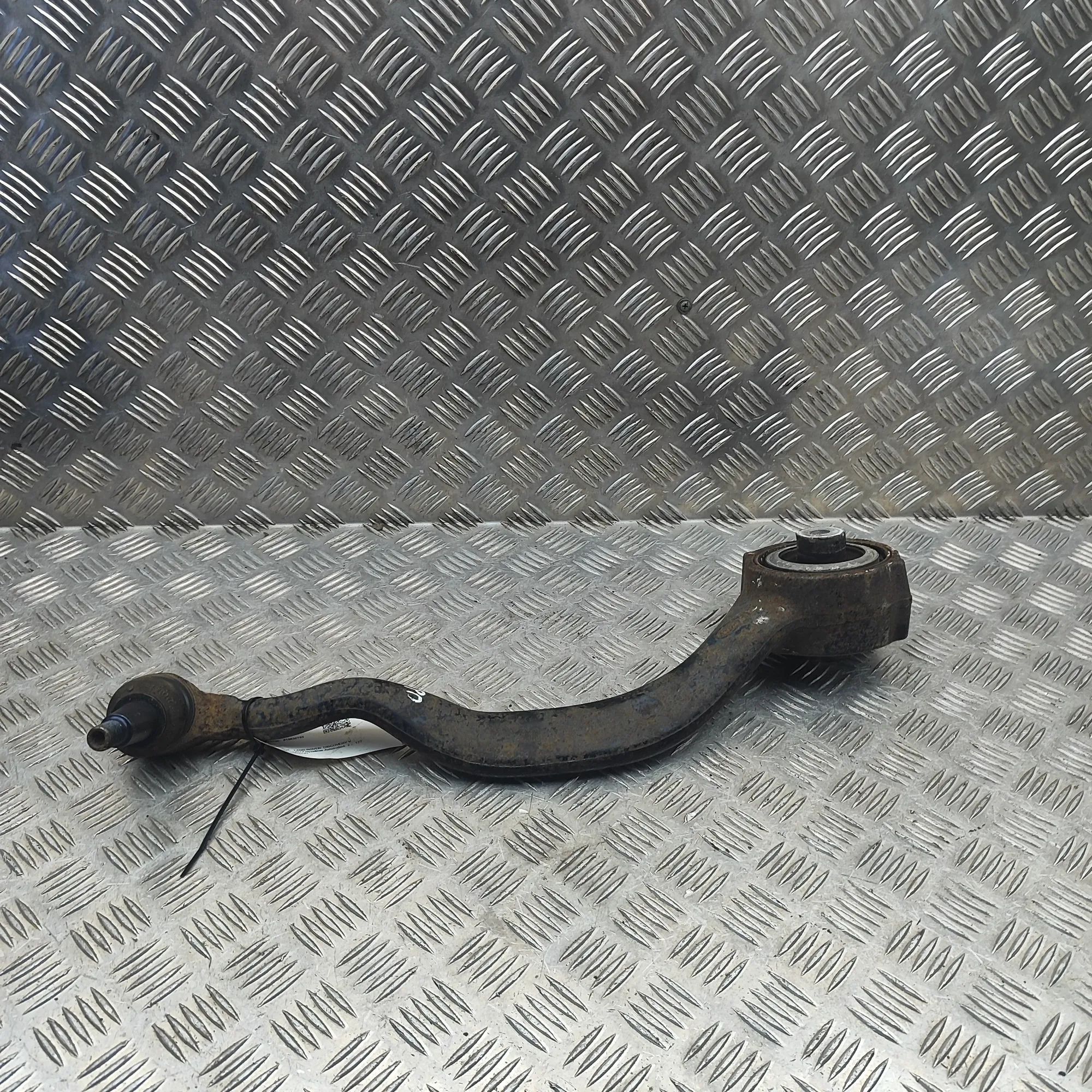 Land Rover Discovery Front Right Curved Control Arm Front Right Curved Control Arm — LAND ROVER DIS...