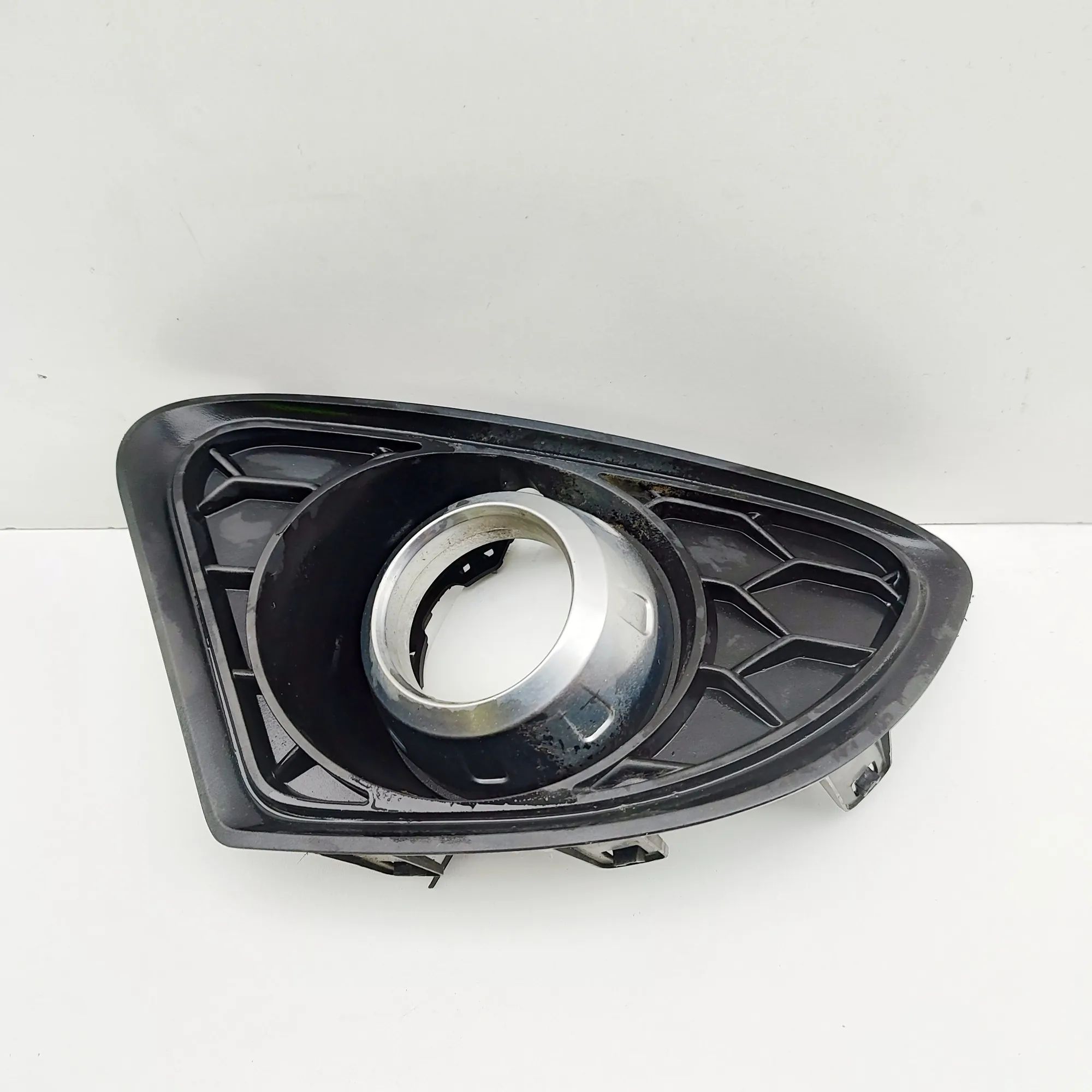 Alfa-Romeo Giulietta (940) Fog light trim Fog light trim — ALFA ROMEO GIULIETTA (940_) (2...