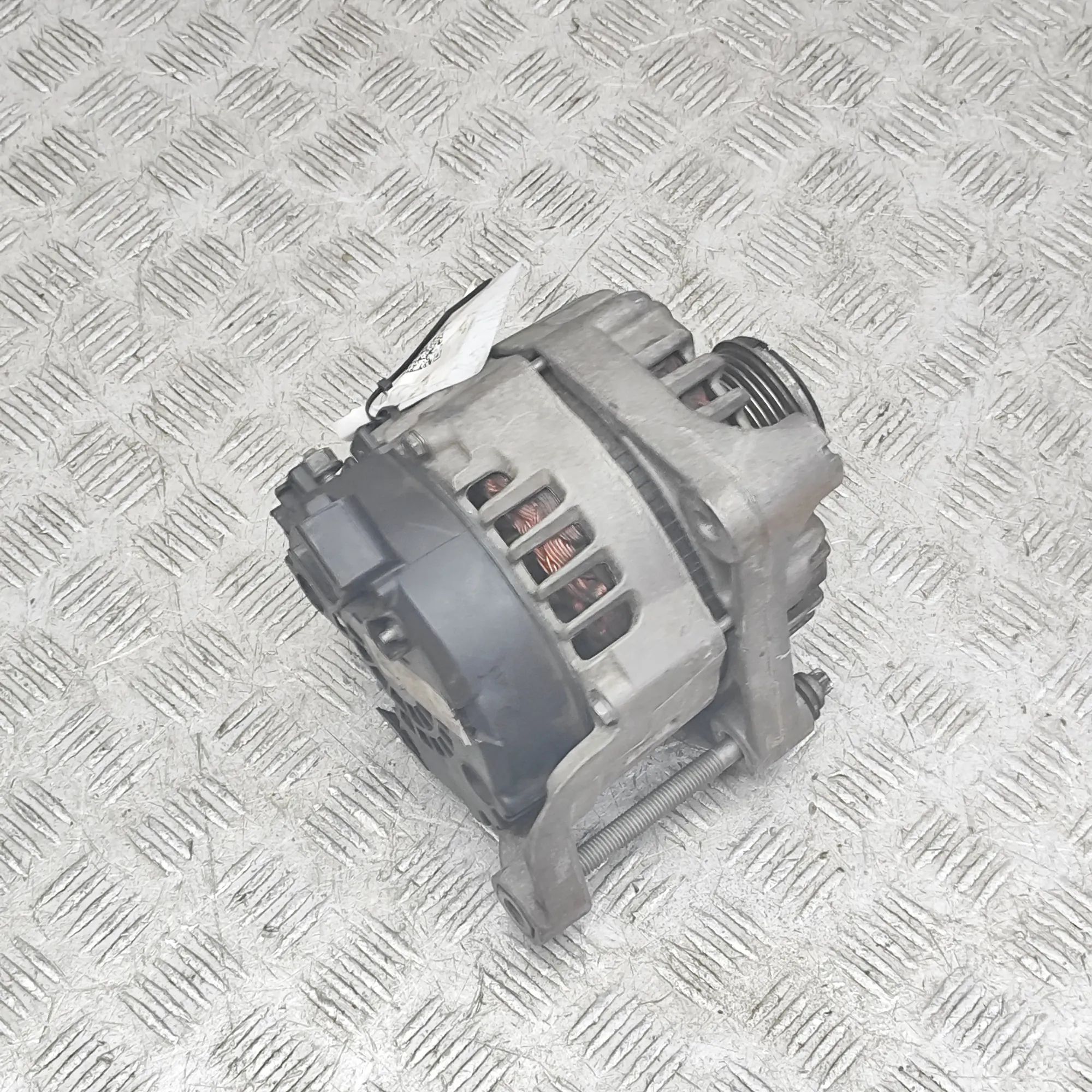BMW 5 (F10 / F11) Alternator Alternator — BMW 5 SERIES (F10) (2009-2016) — 8...