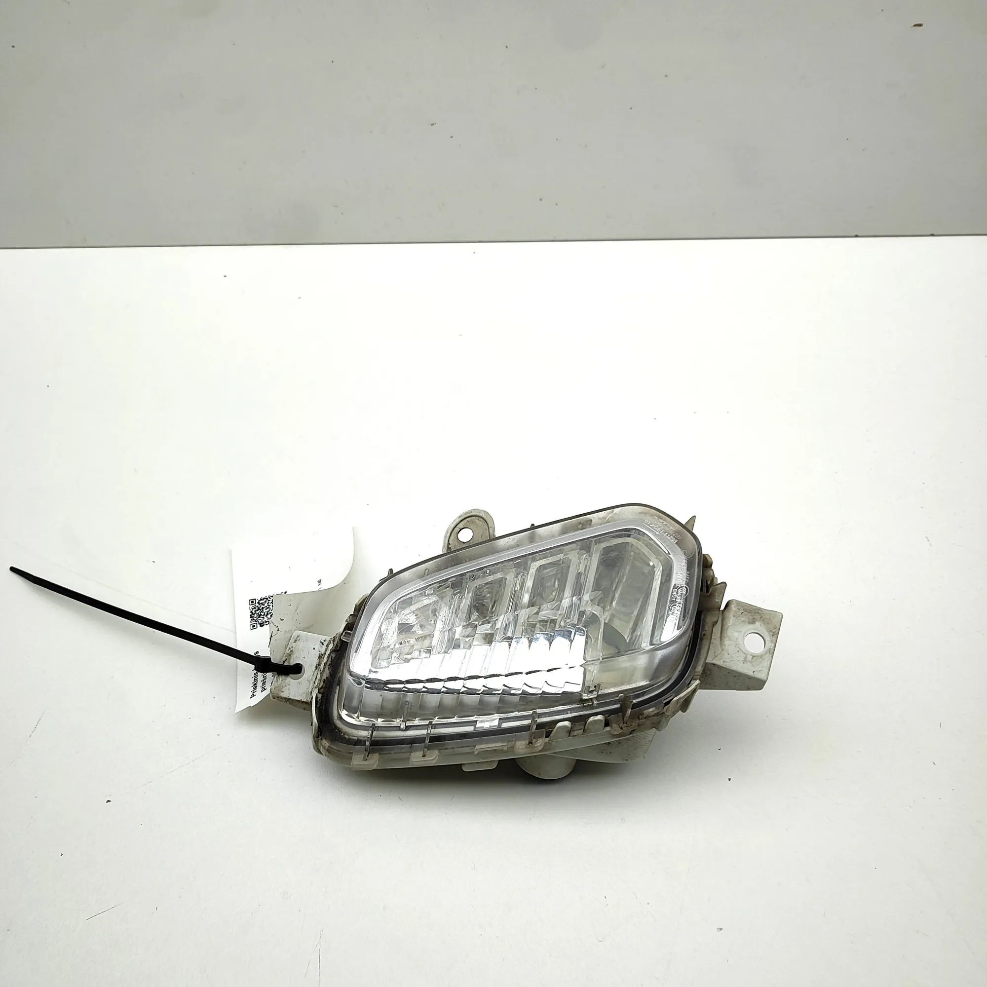 Volvo V40 Front Left Fog Light Front Left Fog Light — VOLVO V40 (Hatchback) (2...