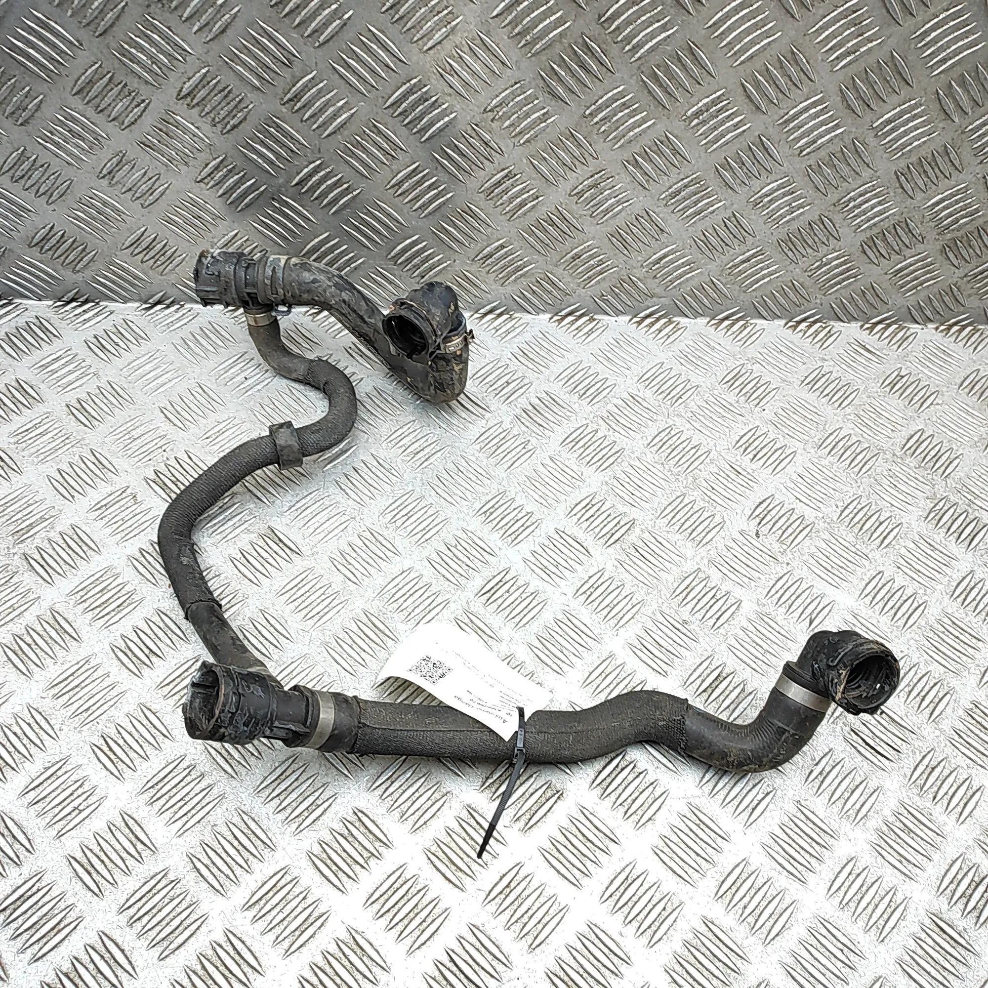 Mercedes-Benz GLC (X253) Jäähdytysnesteletku Coolant hose — MERCEDES BENZ GLC (X253, C253) (...