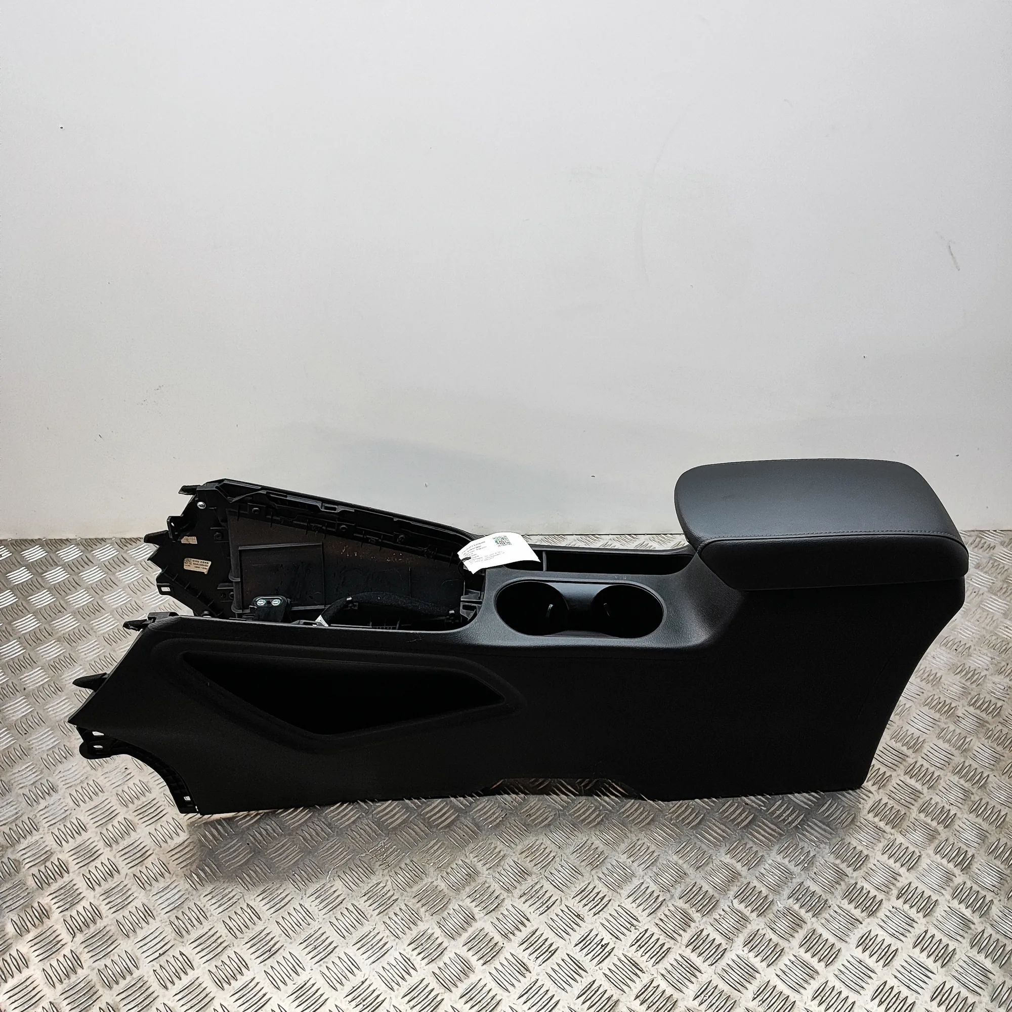 Kia Soul center console center Console — KIA SOUL (III SK3) (2019-...) ...