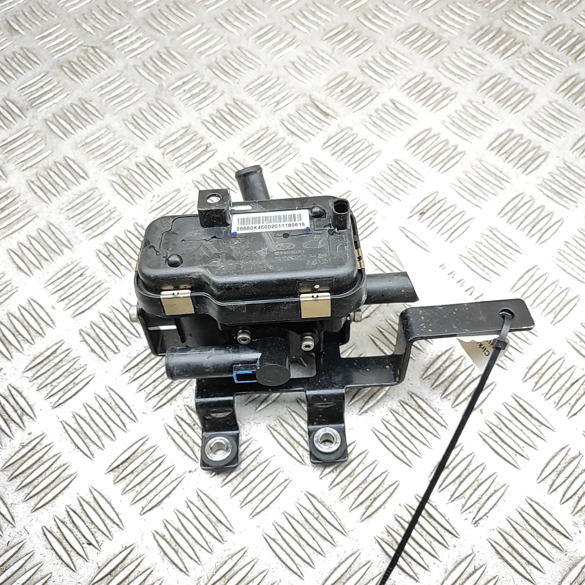 Kia Niro Auxiliary Water Pump Auxiliary Water Pump — KIA NIRO (2016-...) — 25...