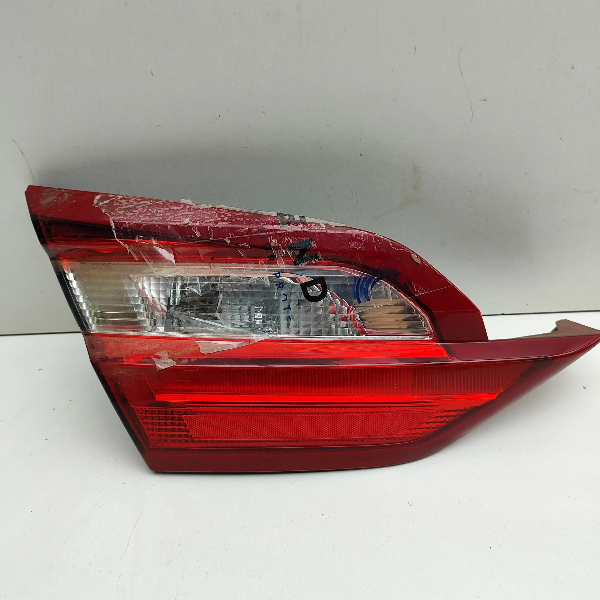 Ford Fiesta Right Side Tailgate Tail Light Right Side Tailgate Tail Light — FORD FIESTA (V...
