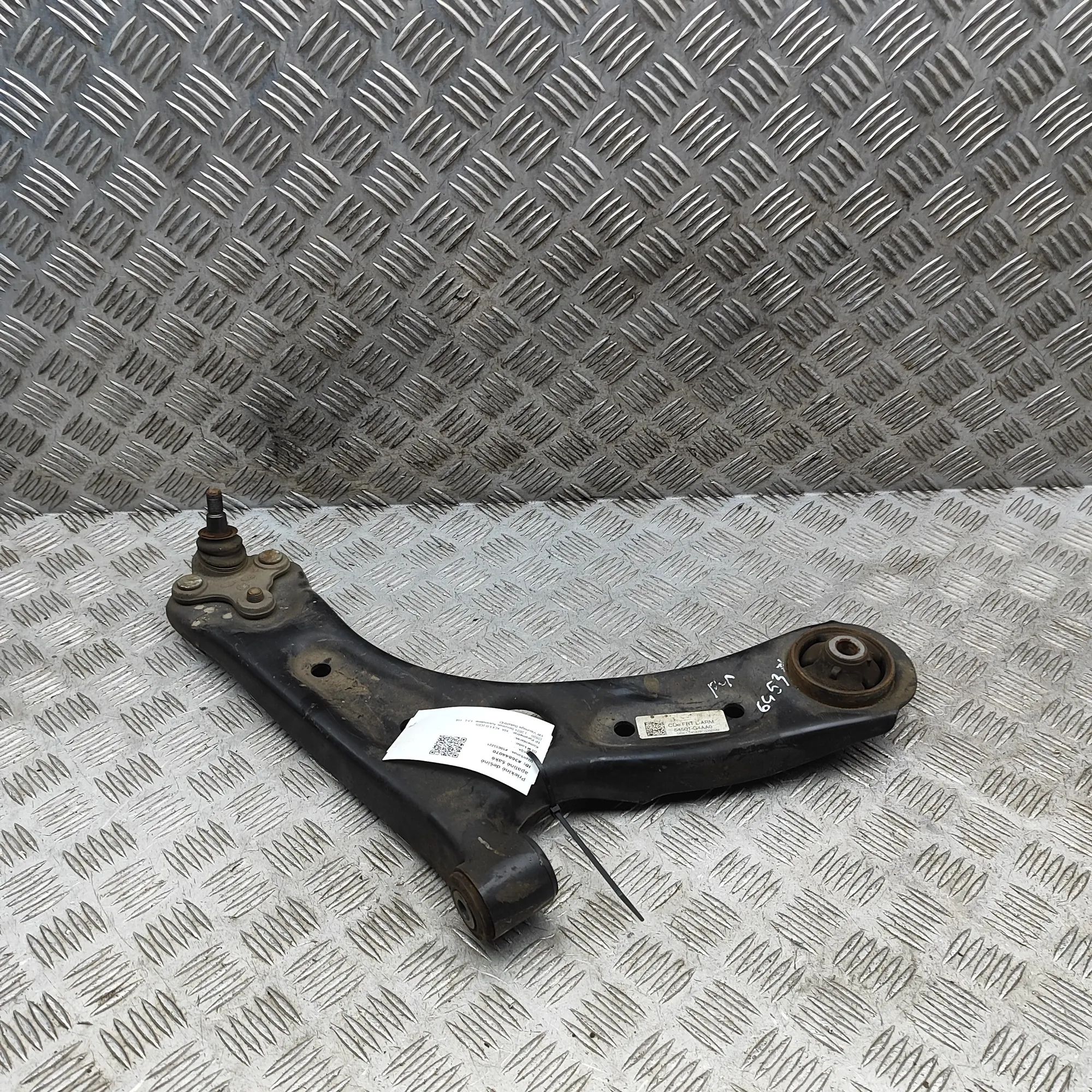 Kia Ceed (CD) Front Right Lower Control Arm Front Right Lower Control Arm — KIA XCEED (CD) ...