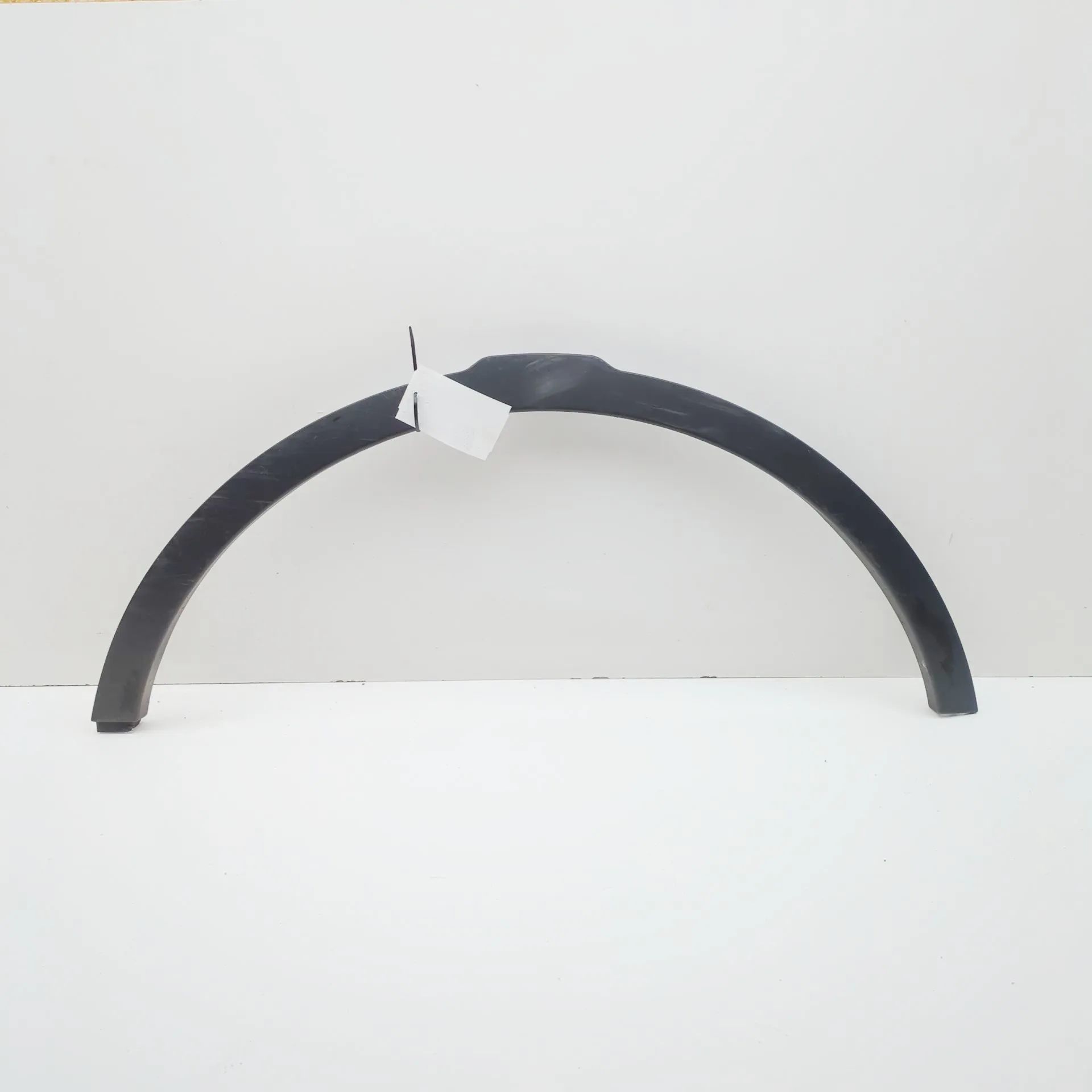 Land Rover Range Rover Evoque Wheel arch trim — front right Wheel arch trim — front right — LAND ROVER RANG...