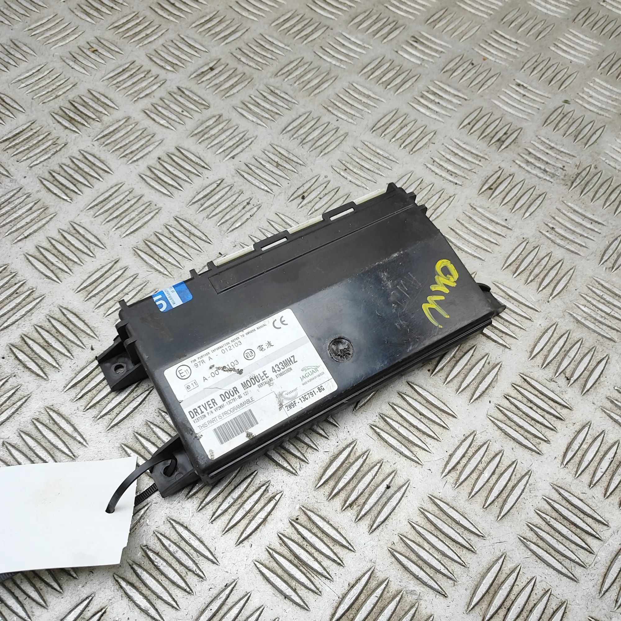 Jaguar XJ Door control unit — front right Door control unit — front right — JAGUAR XJ (X3...