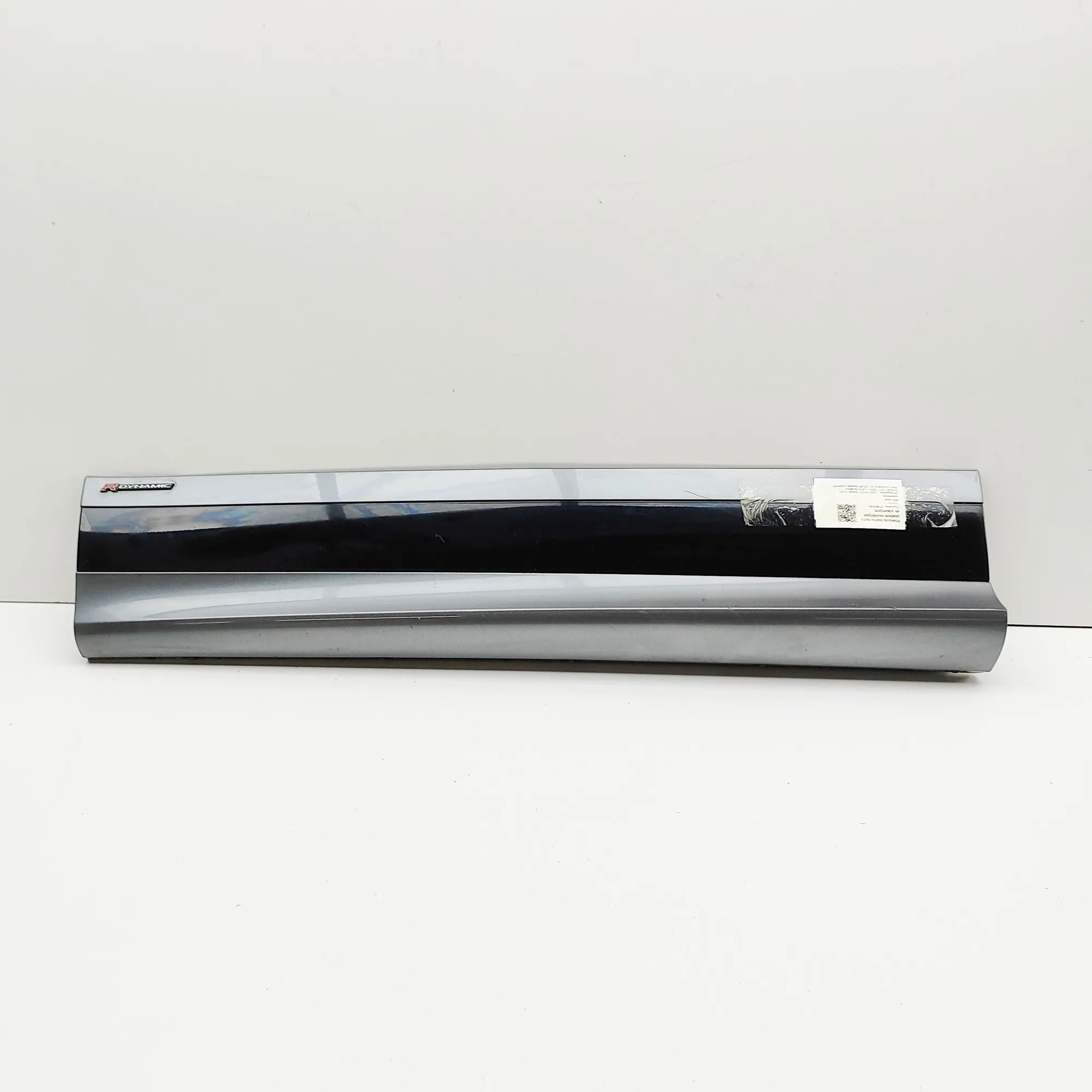 Land Rover Range Rover Evoque Front Left Door Lower Molding Front Left Door Lower Molding — LAND ROVER RANG...