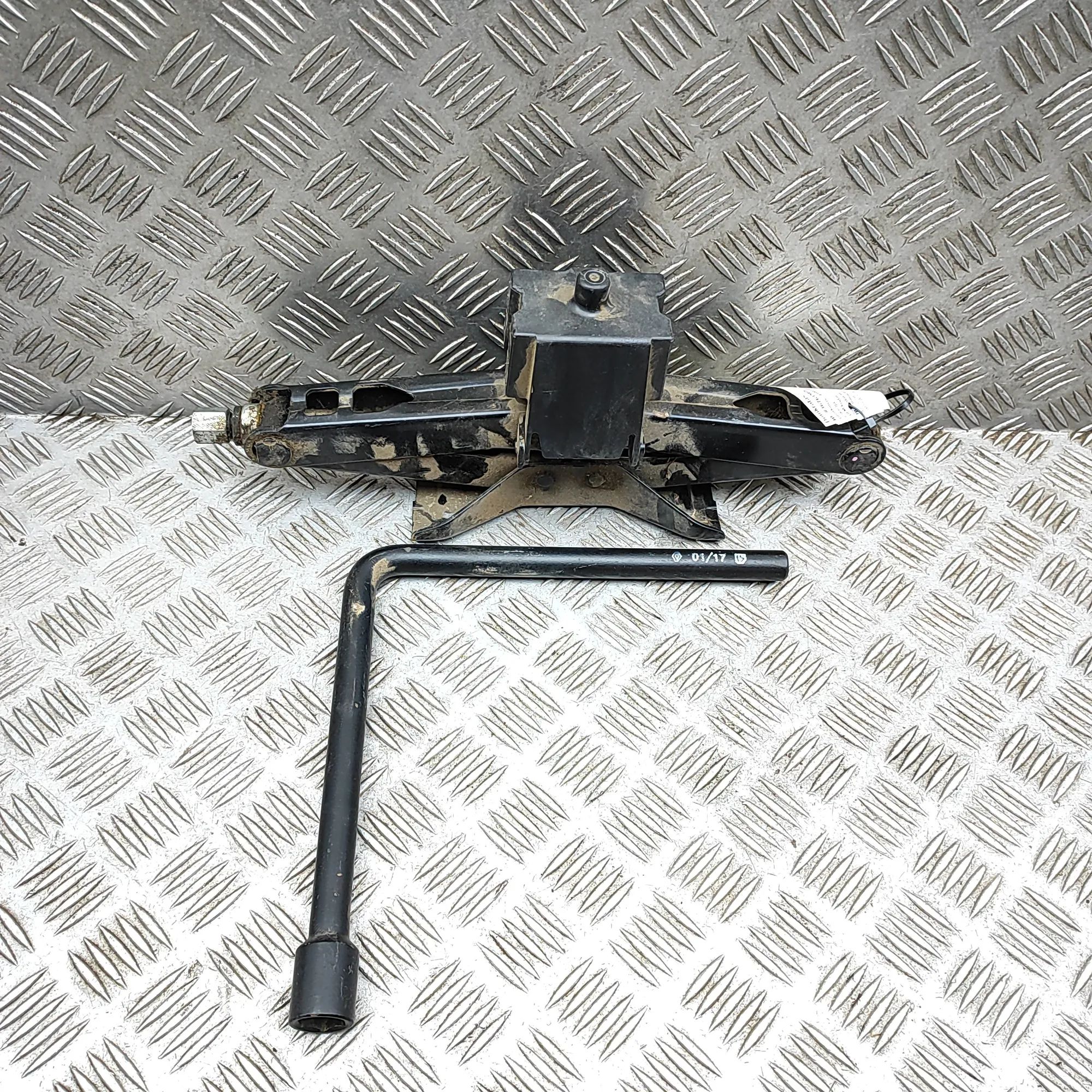 Opel Movano (B) Lift Jack Lift Jack — OPEL MOVANO (B Minibus / passenger)...