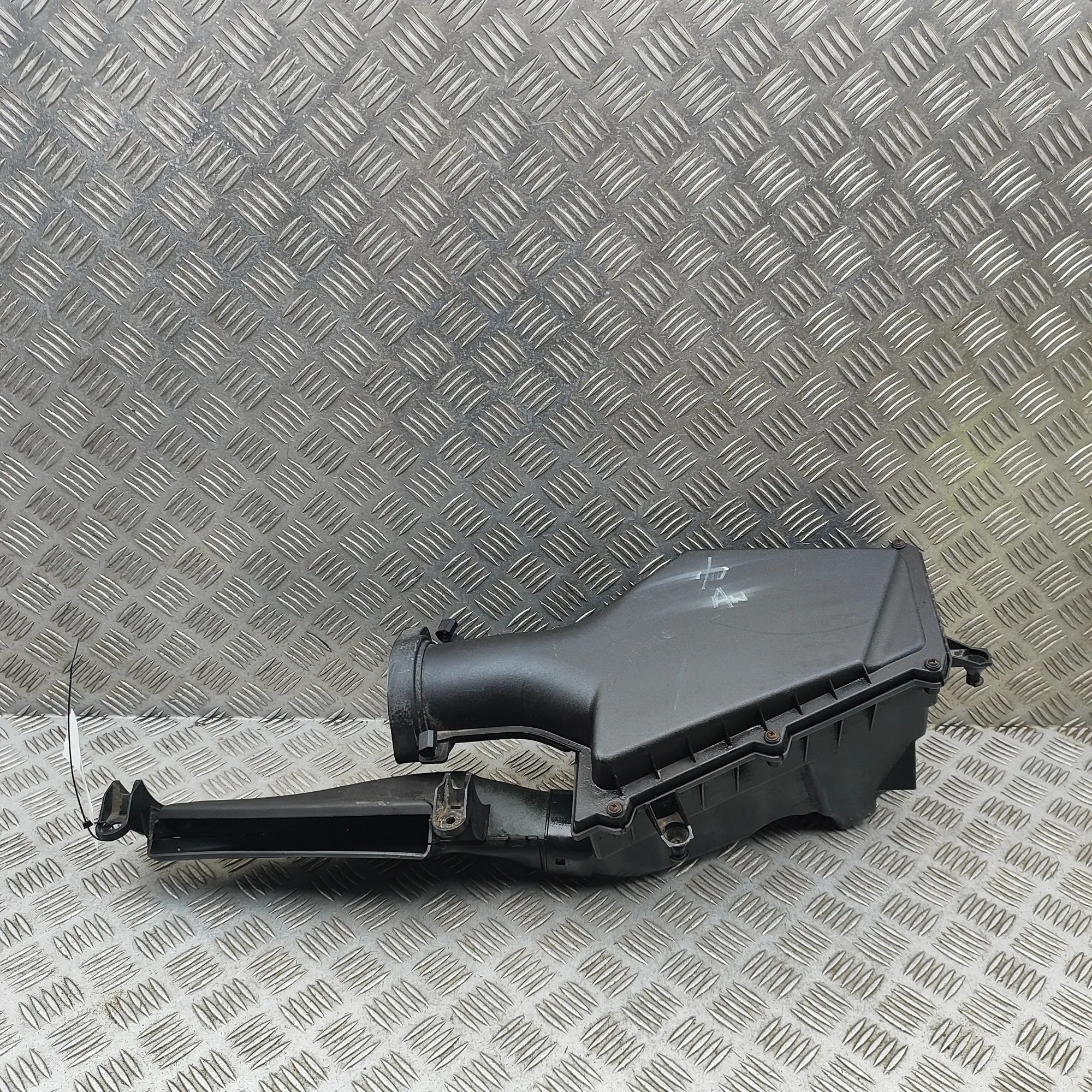 Volvo V40 Õhufiltri korpus (2.5) Air Filter Box — VOLVO V40 (Hatchback) (2012-20...