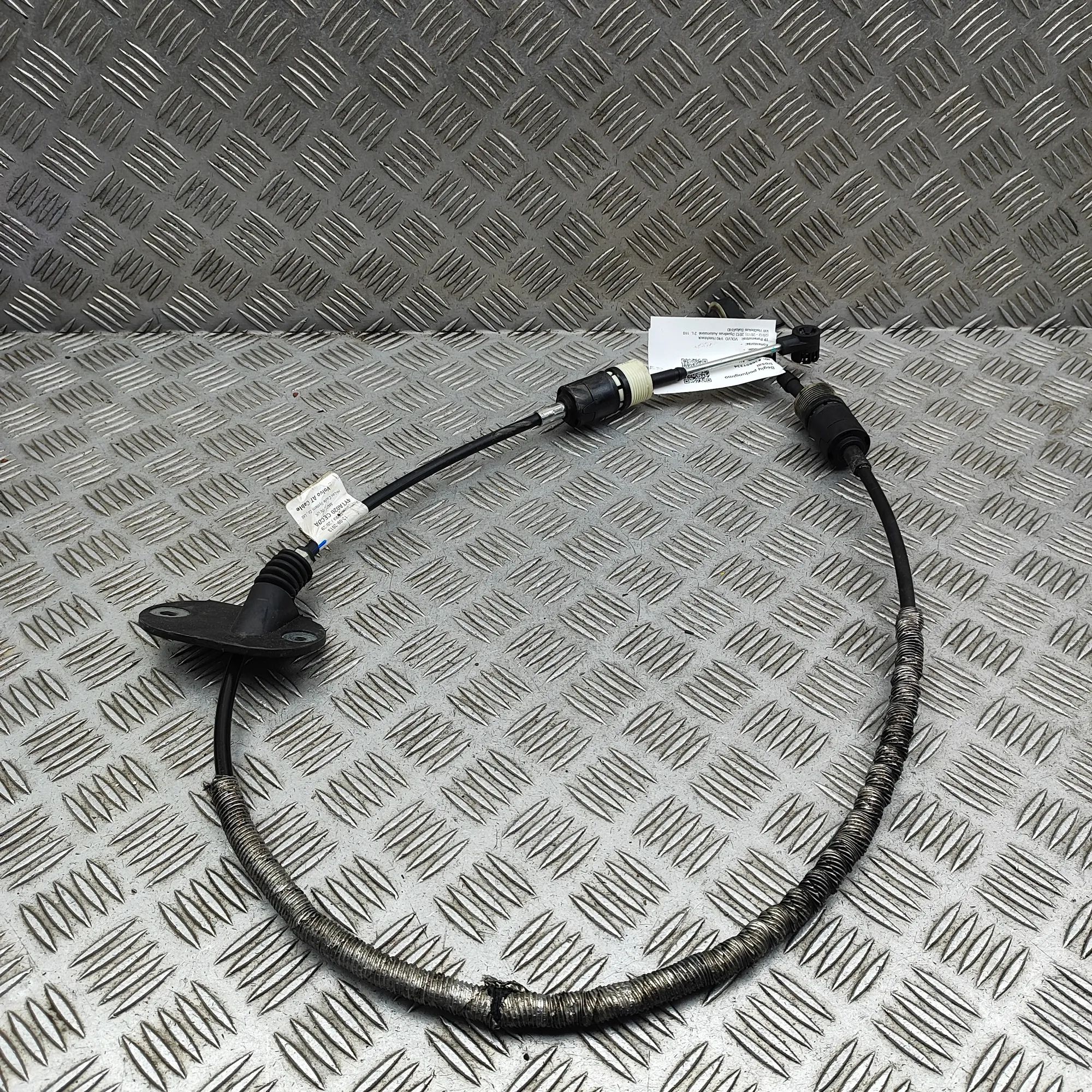 Volvo V40 Gear selector cables Gear selector cables — VOLVO V40 (Hatchback) (2...