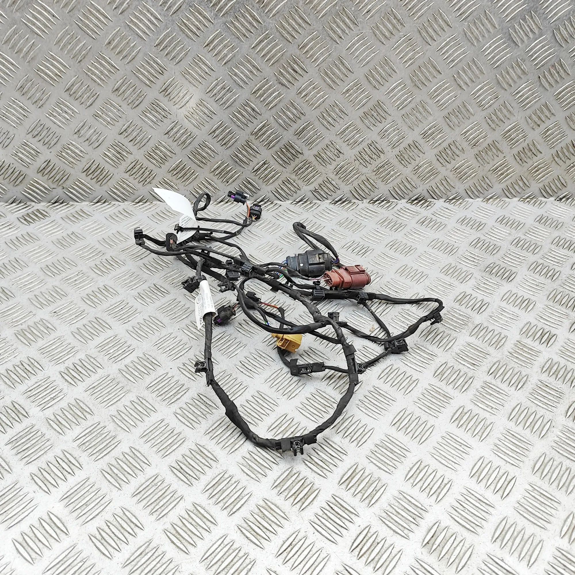 Audi Q3 (F3) Rear Parking Sensor Wiring Loom Rear Parking Sensor Wiring Loom — AUDI Q3 (Spor...