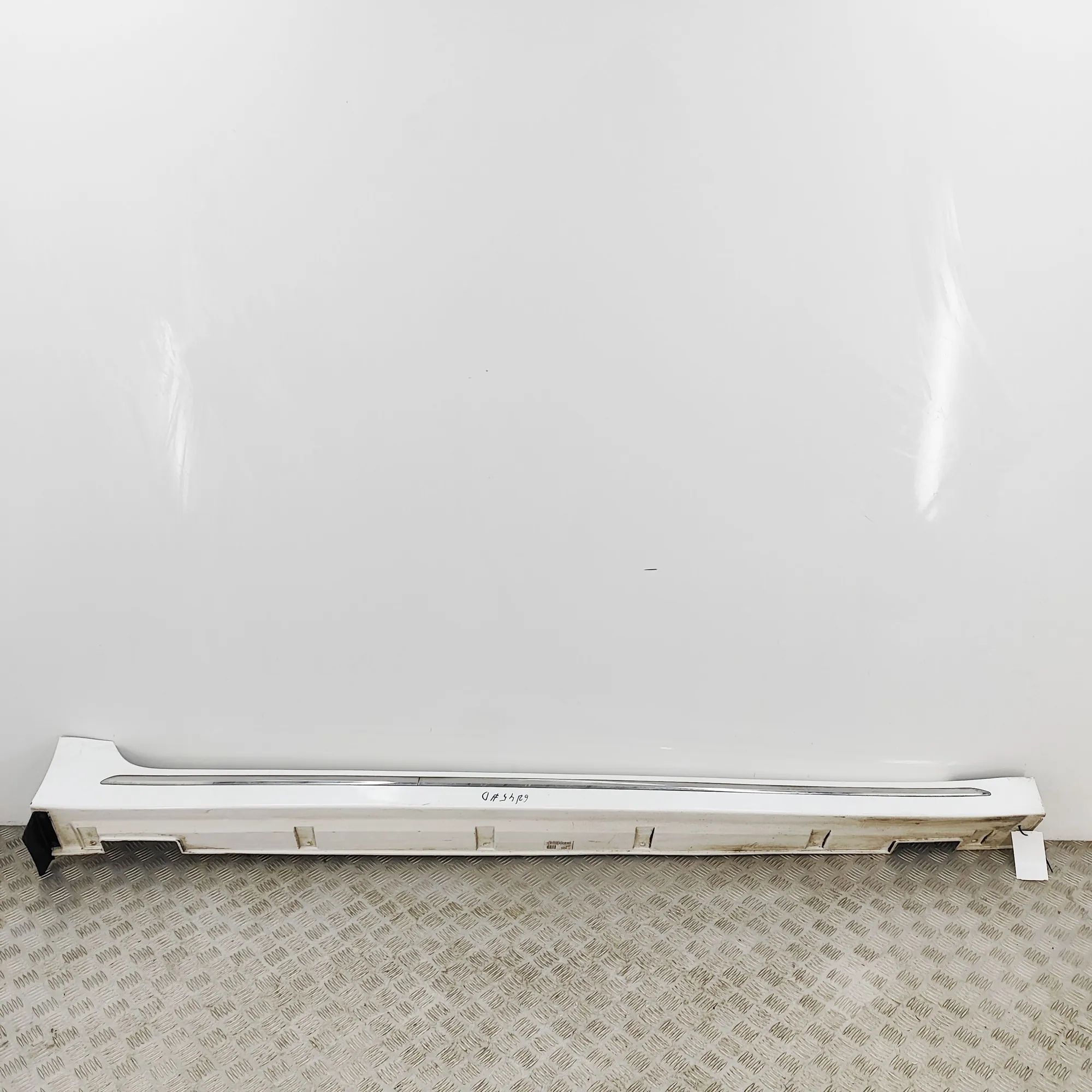 Kia Optima (JF) Right Side Plastic Sideskirt Cover Right Side Plastic Sideskirt Cover — KIA OPTIMA...