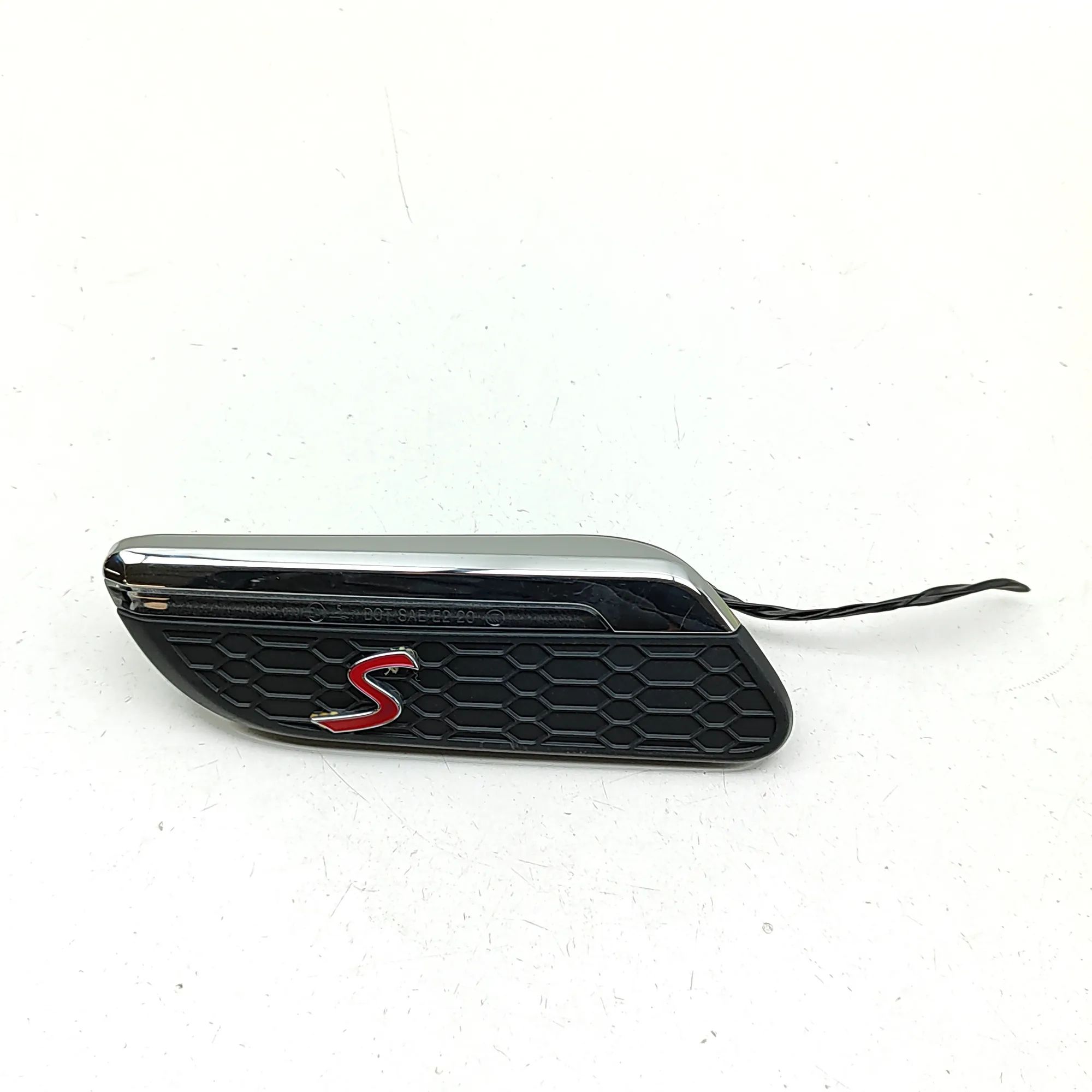 Mini One, Cooper (F55 / F56 / F57) Fender indicator — front right