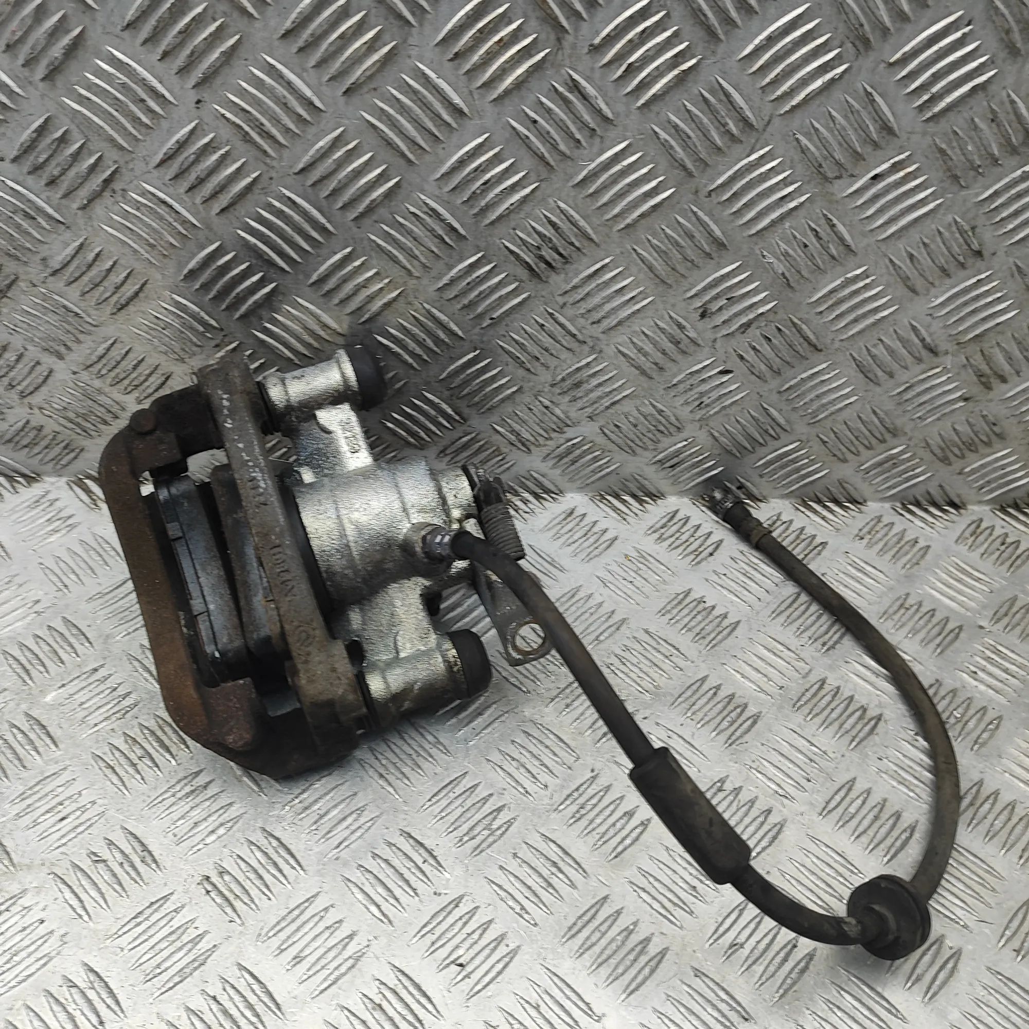 Renault Master Brake caliper — rear left Brake caliper — rear left — RENAULT MASTER (III...