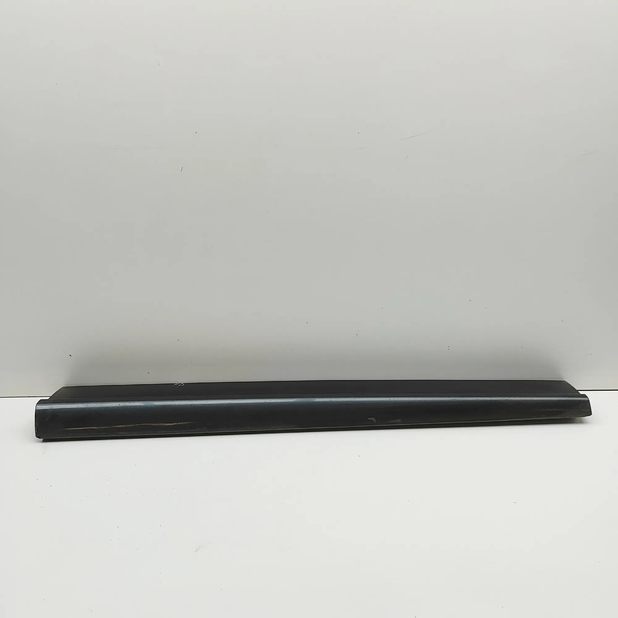 Audi Q5 (8R) Front Right Door Lower Molding Front Right Door Lower Molding — AUDI Q5 (FY) (...